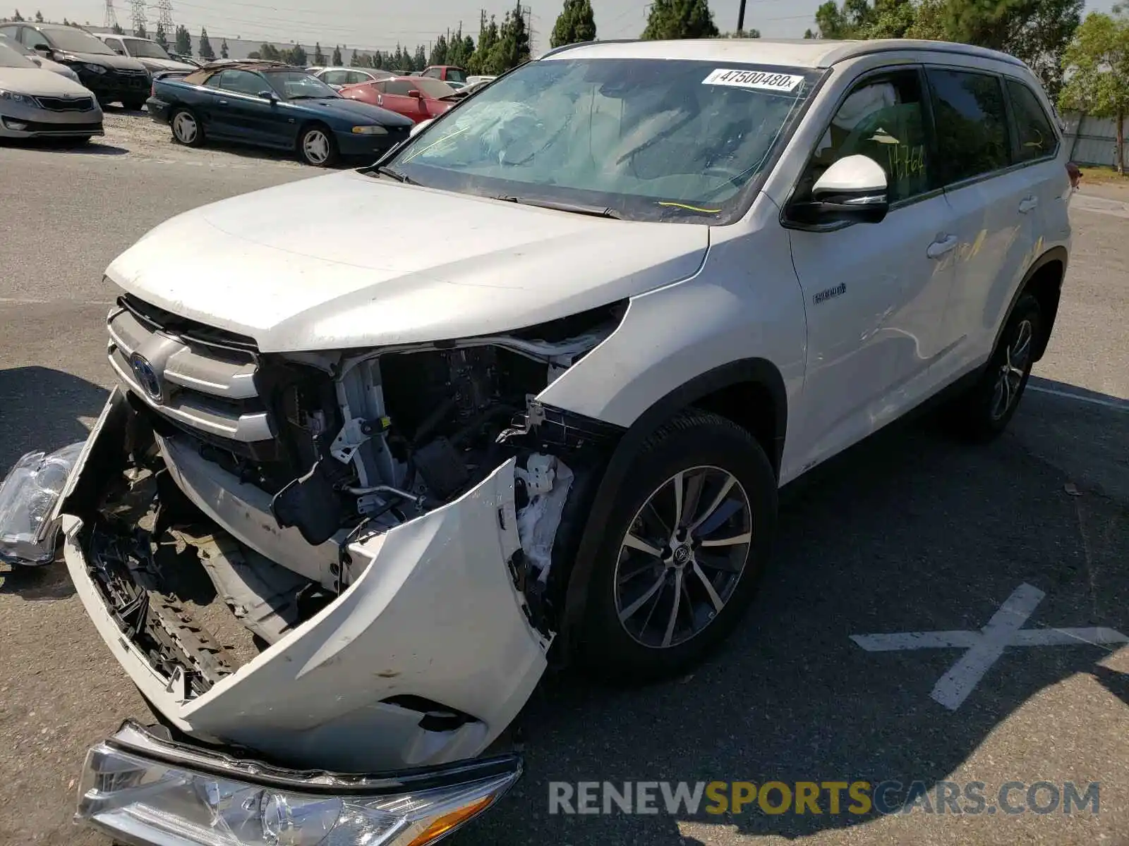 2 Photograph of a damaged car 5TDJGRFH5KS069851 TOYOTA HIGHLANDER 2019