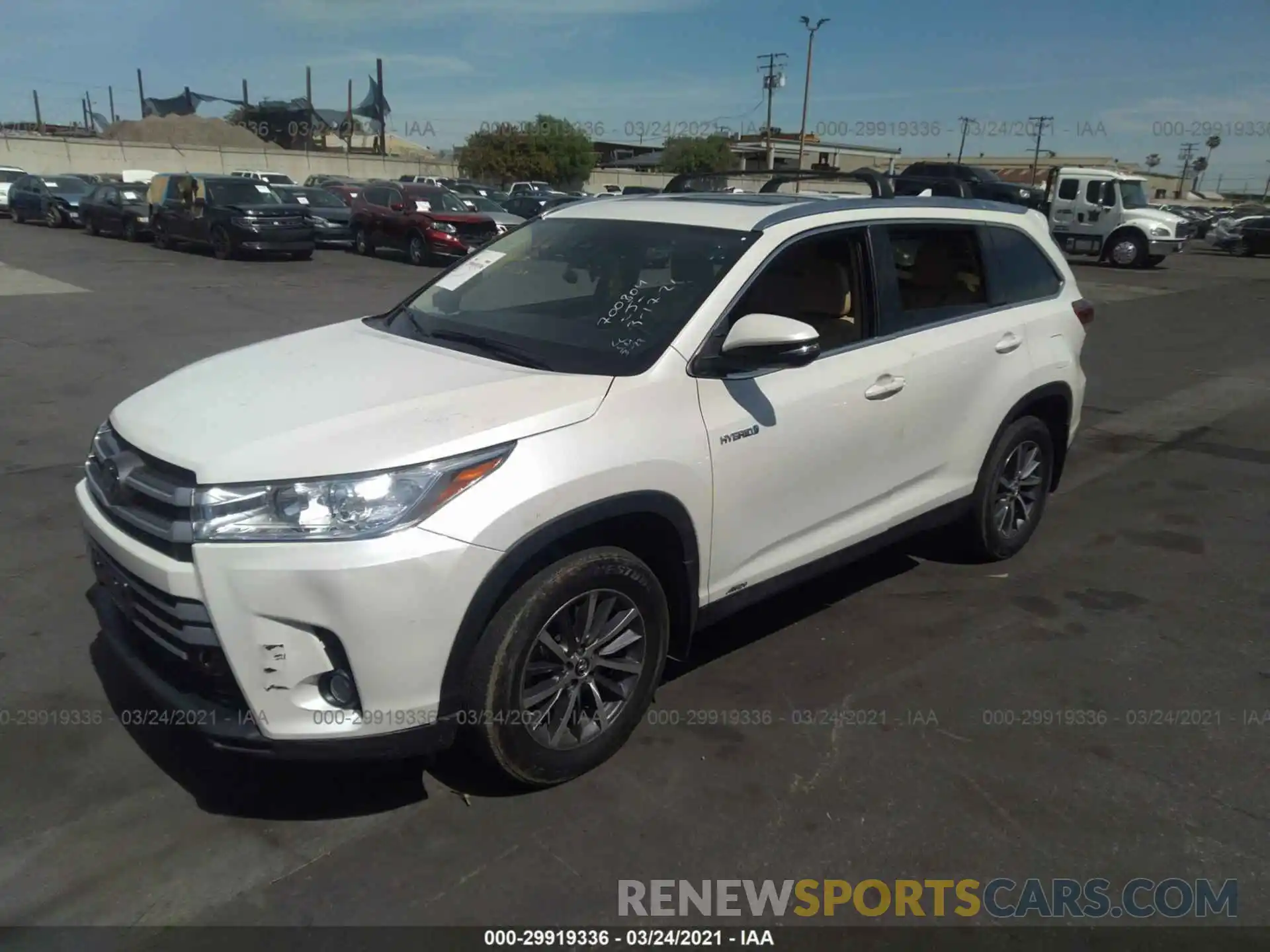 2 Photograph of a damaged car 5TDJGRFH6KS053609 TOYOTA HIGHLANDER 2019