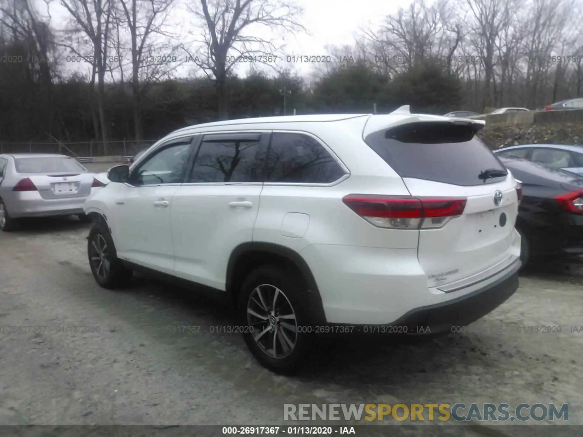 3 Photograph of a damaged car 5TDJGRFH6KS057272 TOYOTA HIGHLANDER 2019