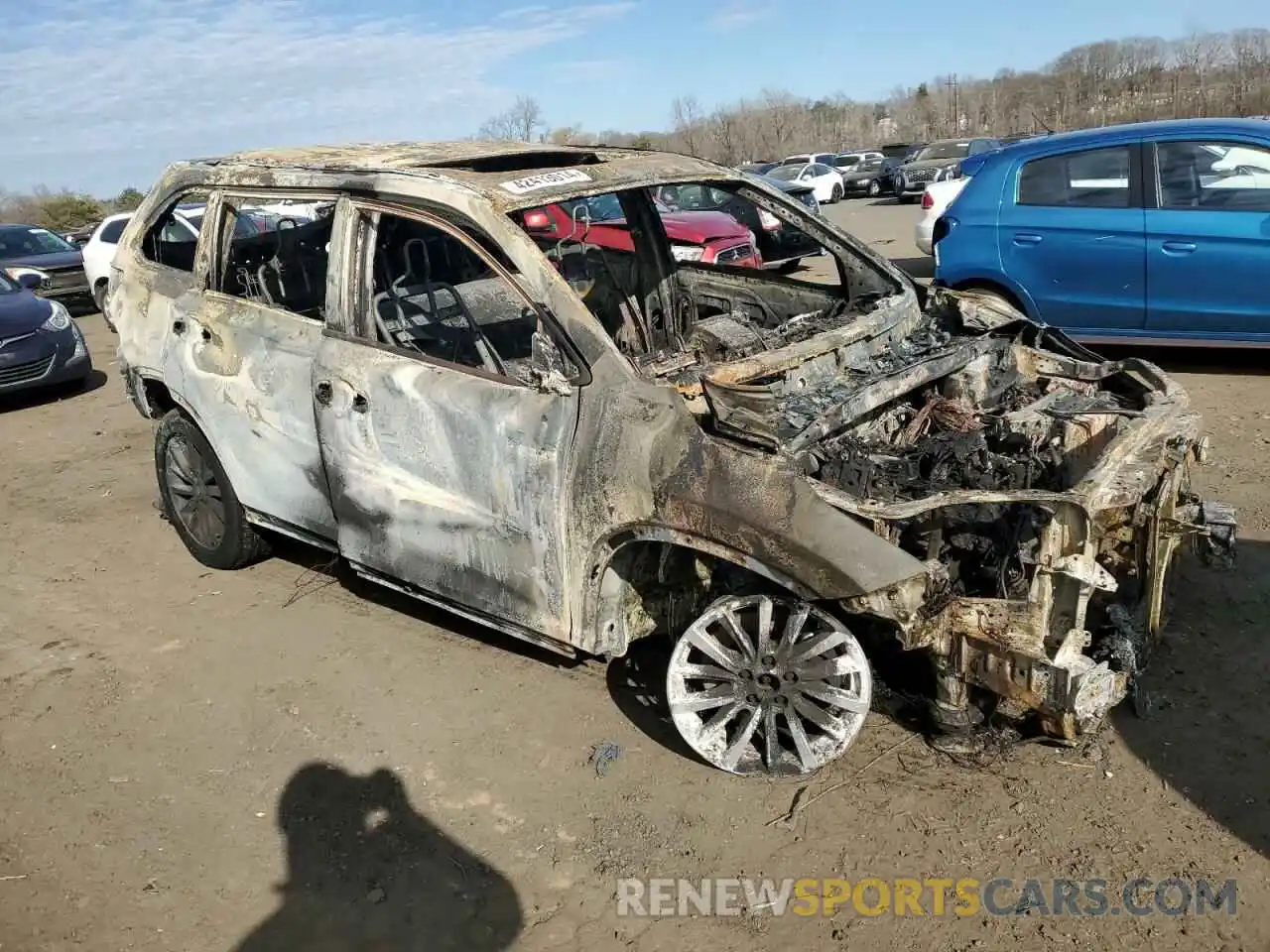 4 Photograph of a damaged car 5TDJGRFH6KS059264 TOYOTA HIGHLANDER 2019