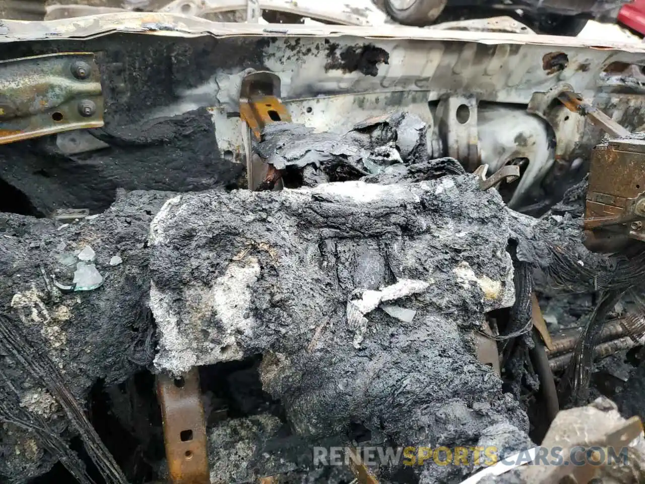 9 Photograph of a damaged car 5TDJGRFH6KS059264 TOYOTA HIGHLANDER 2019