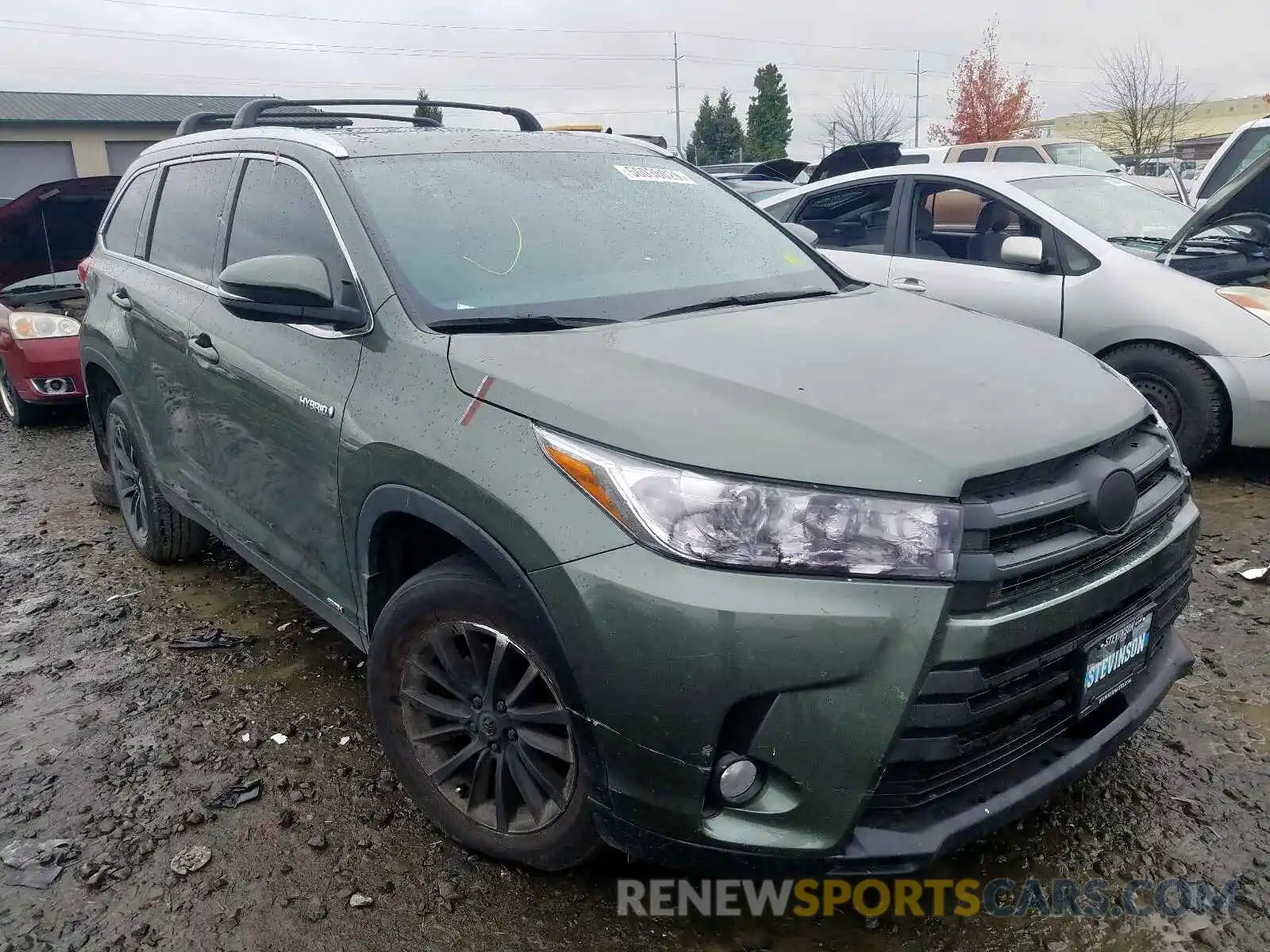 1 Photograph of a damaged car 5TDJGRFH6KS062603 TOYOTA HIGHLANDER 2019