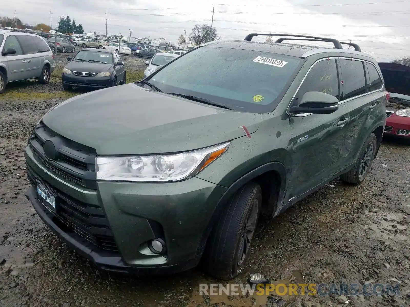 2 Photograph of a damaged car 5TDJGRFH6KS062603 TOYOTA HIGHLANDER 2019