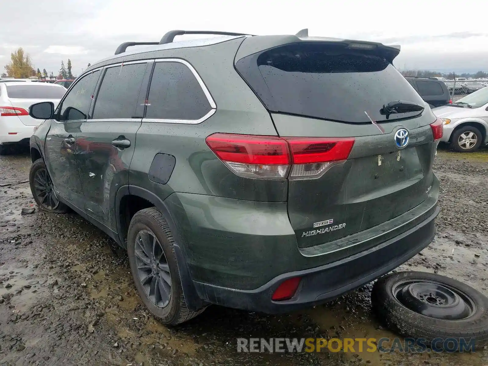 3 Photograph of a damaged car 5TDJGRFH6KS062603 TOYOTA HIGHLANDER 2019