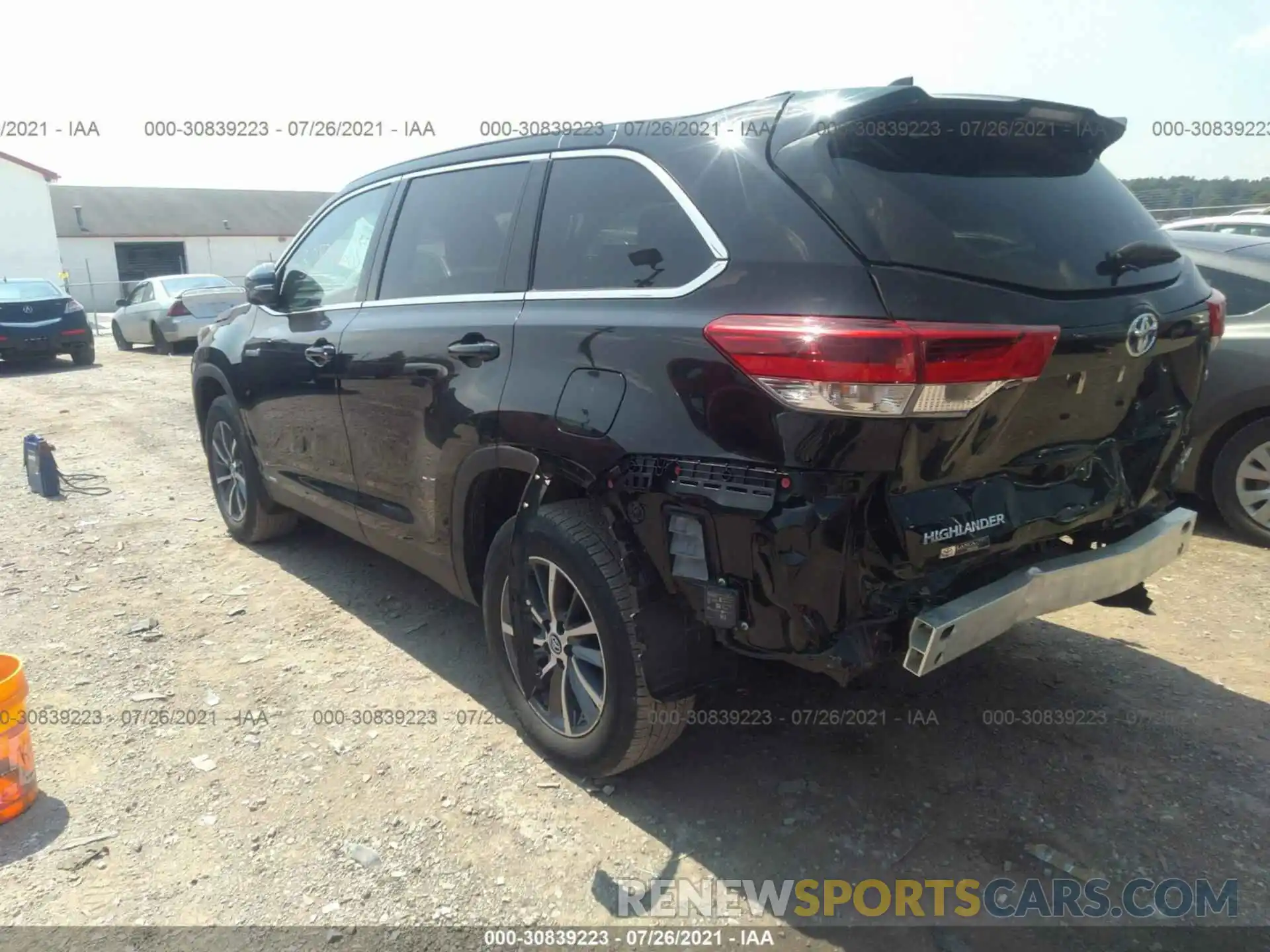 3 Photograph of a damaged car 5TDJGRFH6KS063072 TOYOTA HIGHLANDER 2019