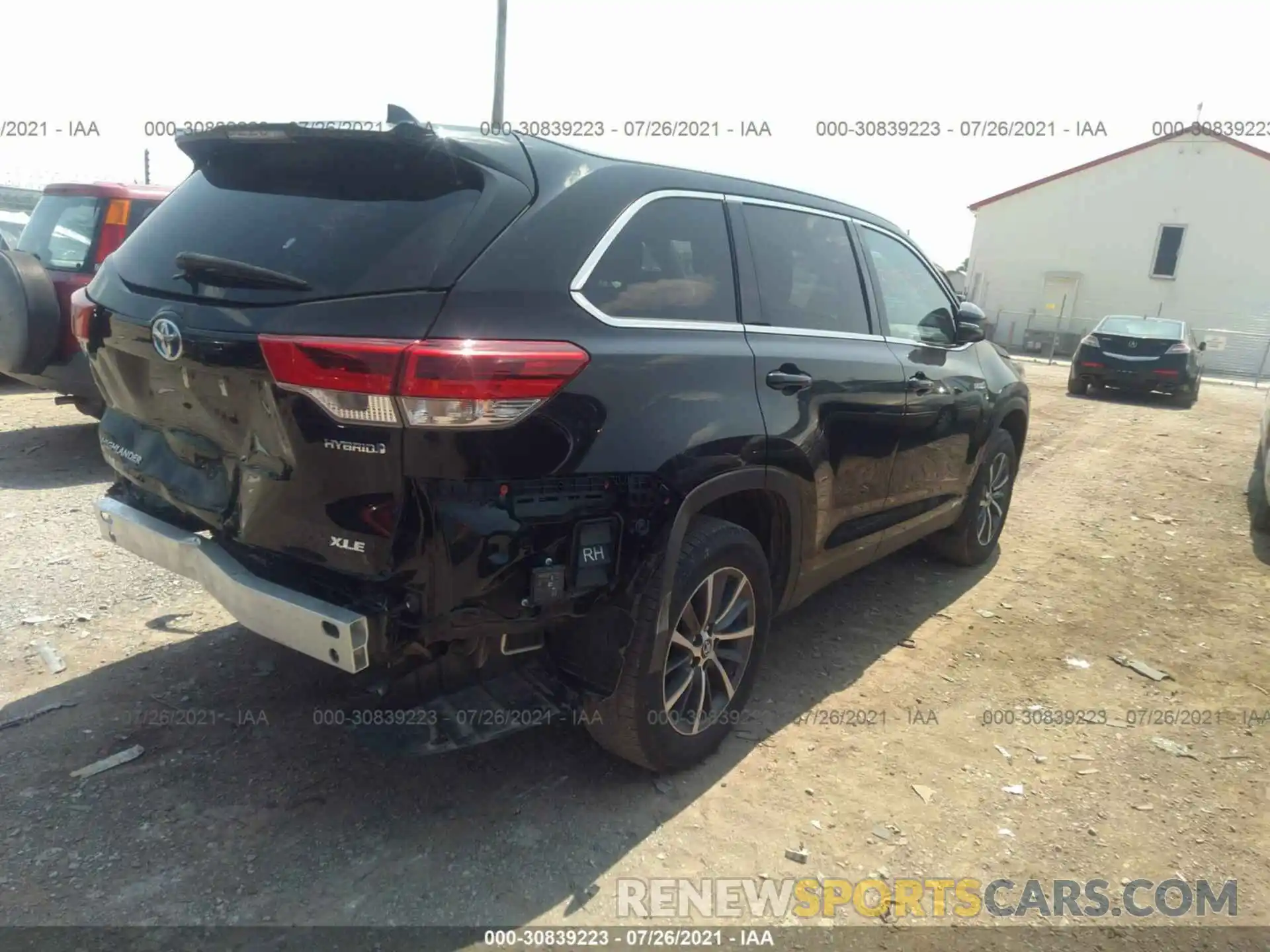 4 Photograph of a damaged car 5TDJGRFH6KS063072 TOYOTA HIGHLANDER 2019