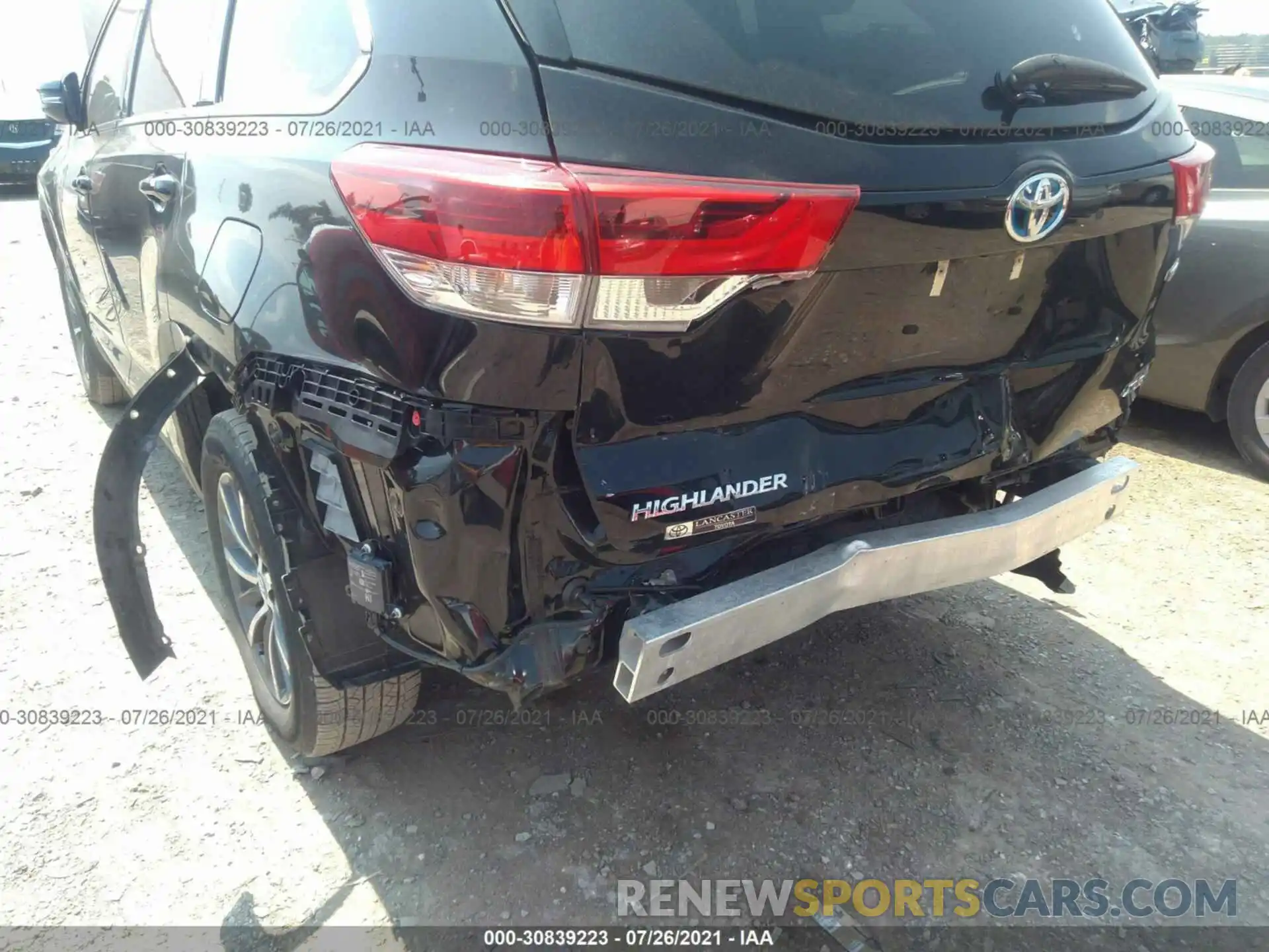 6 Photograph of a damaged car 5TDJGRFH6KS063072 TOYOTA HIGHLANDER 2019