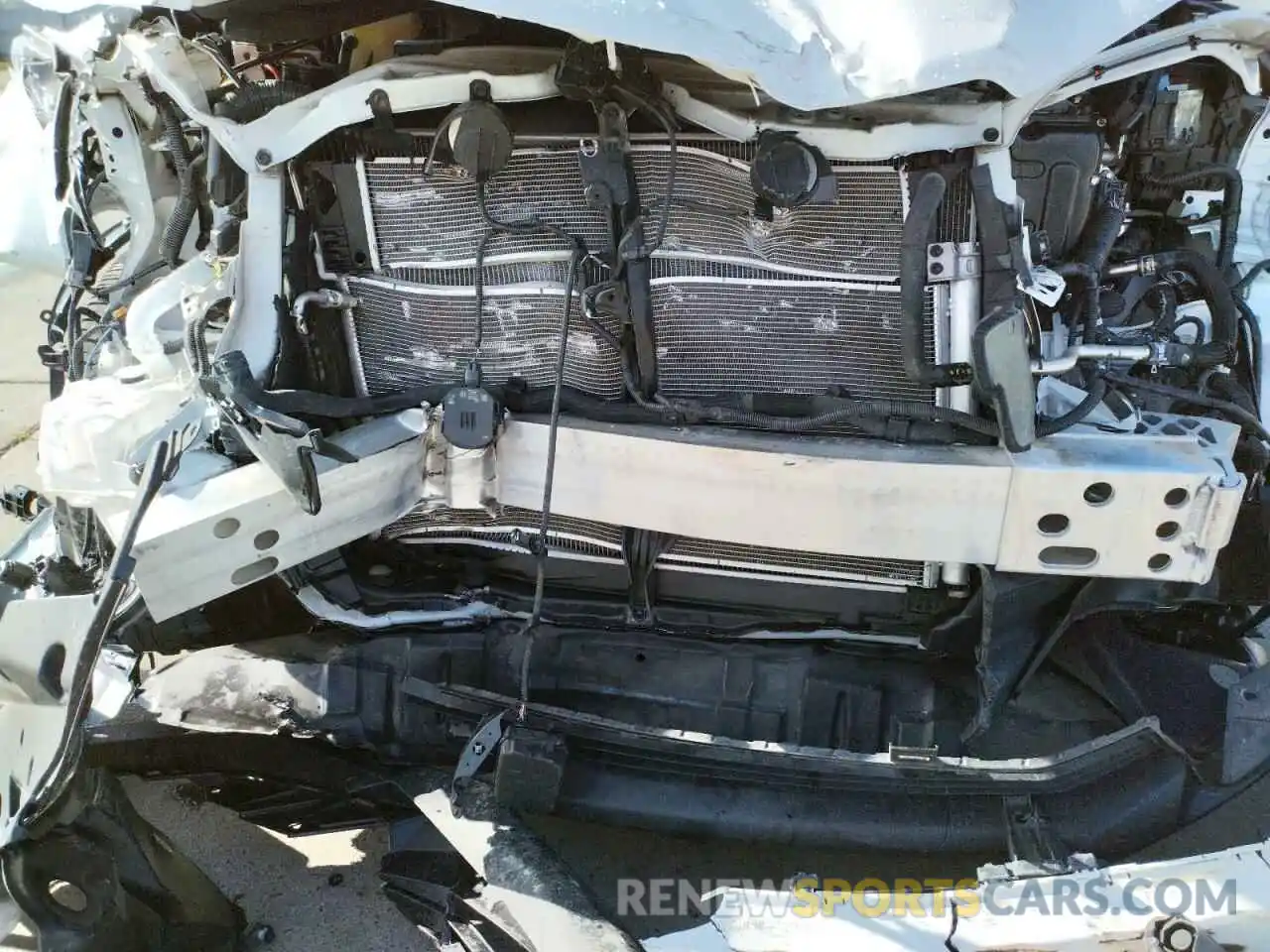 9 Photograph of a damaged car 5TDJGRFH6KS067591 TOYOTA HIGHLANDER 2019