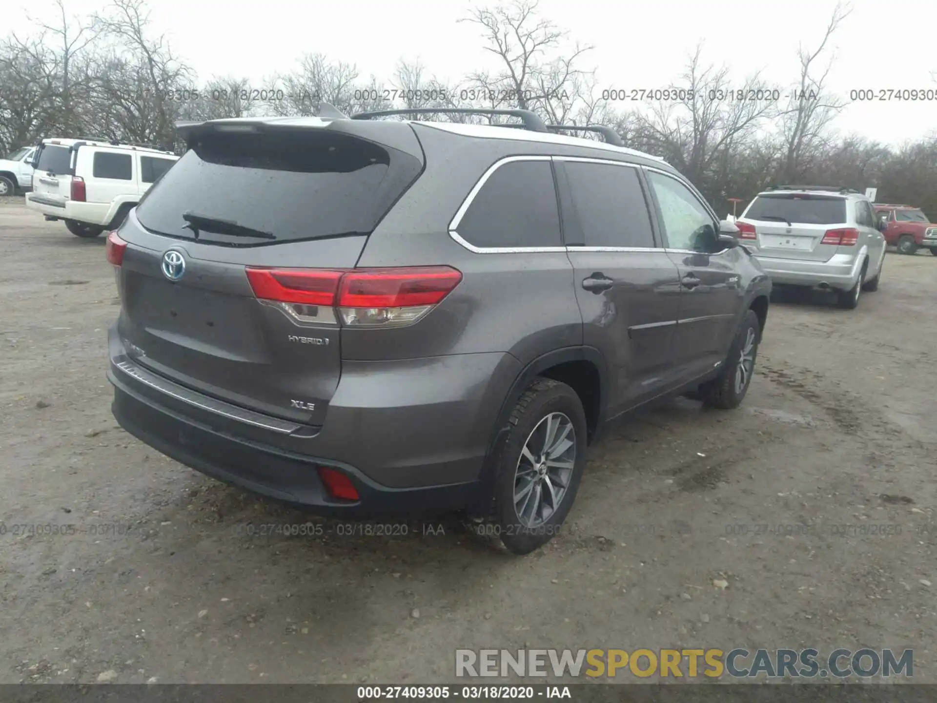 4 Photograph of a damaged car 5TDJGRFH6KS067719 TOYOTA HIGHLANDER 2019