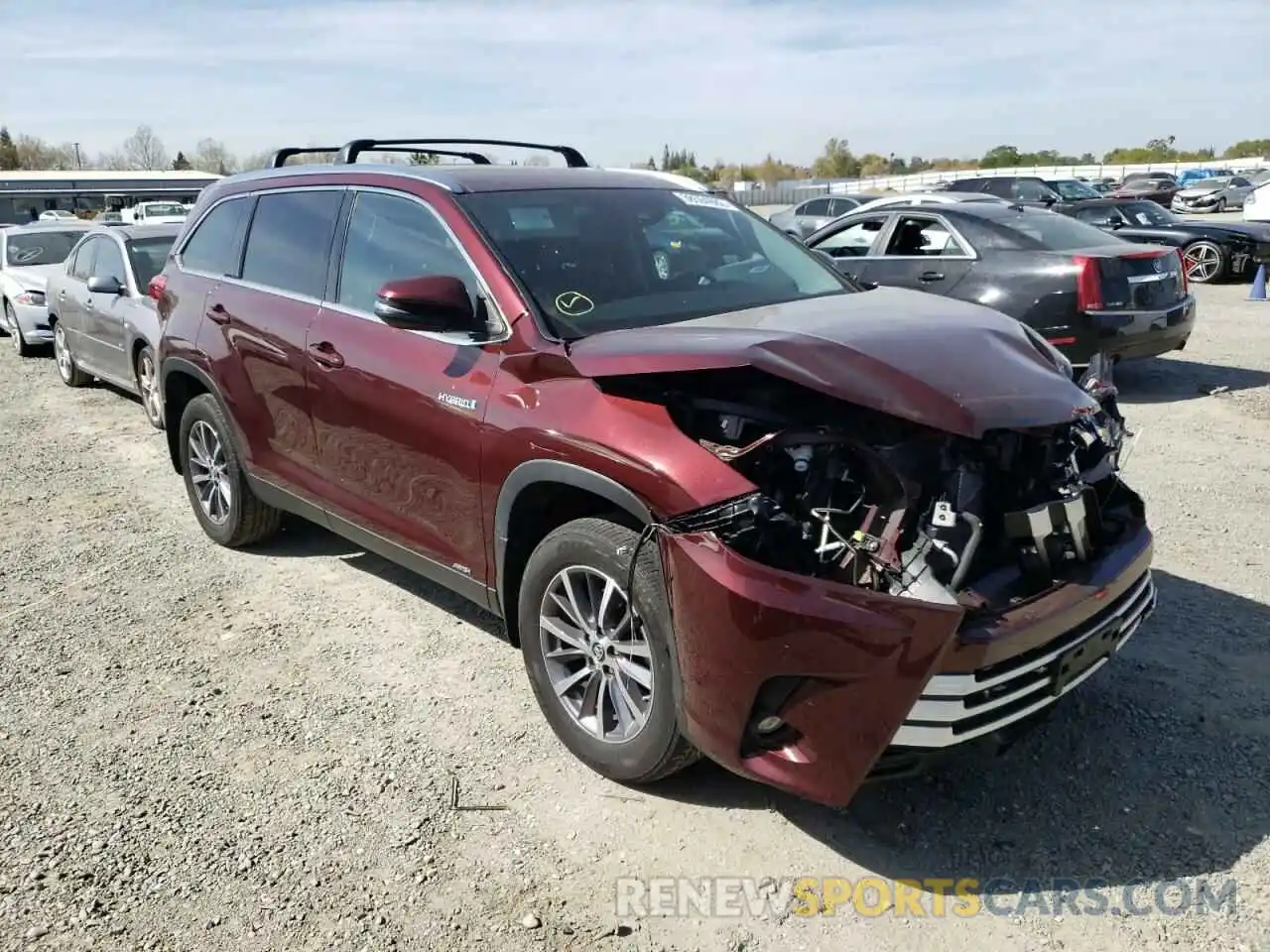 1 Photograph of a damaged car 5TDJGRFH6KS072628 TOYOTA HIGHLANDER 2019