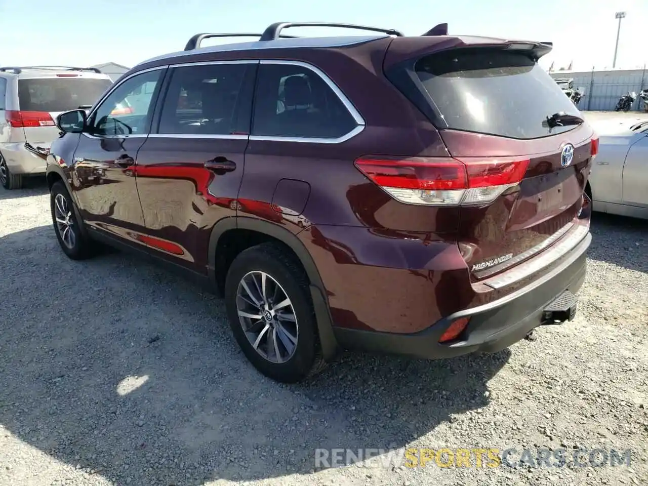 3 Photograph of a damaged car 5TDJGRFH6KS072628 TOYOTA HIGHLANDER 2019