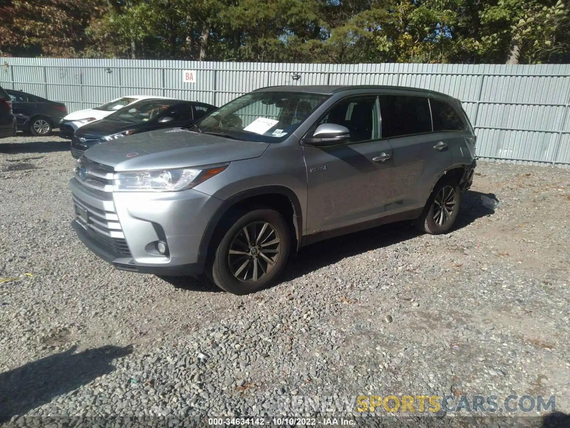 2 Photograph of a damaged car 5TDJGRFH7KS054803 TOYOTA HIGHLANDER 2019