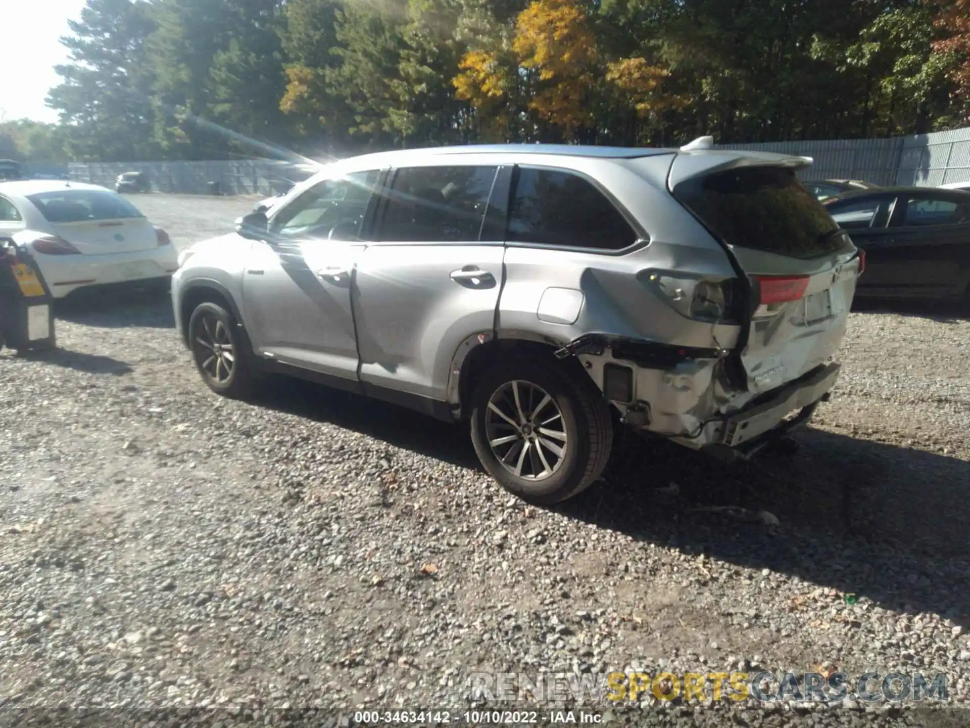 3 Photograph of a damaged car 5TDJGRFH7KS054803 TOYOTA HIGHLANDER 2019