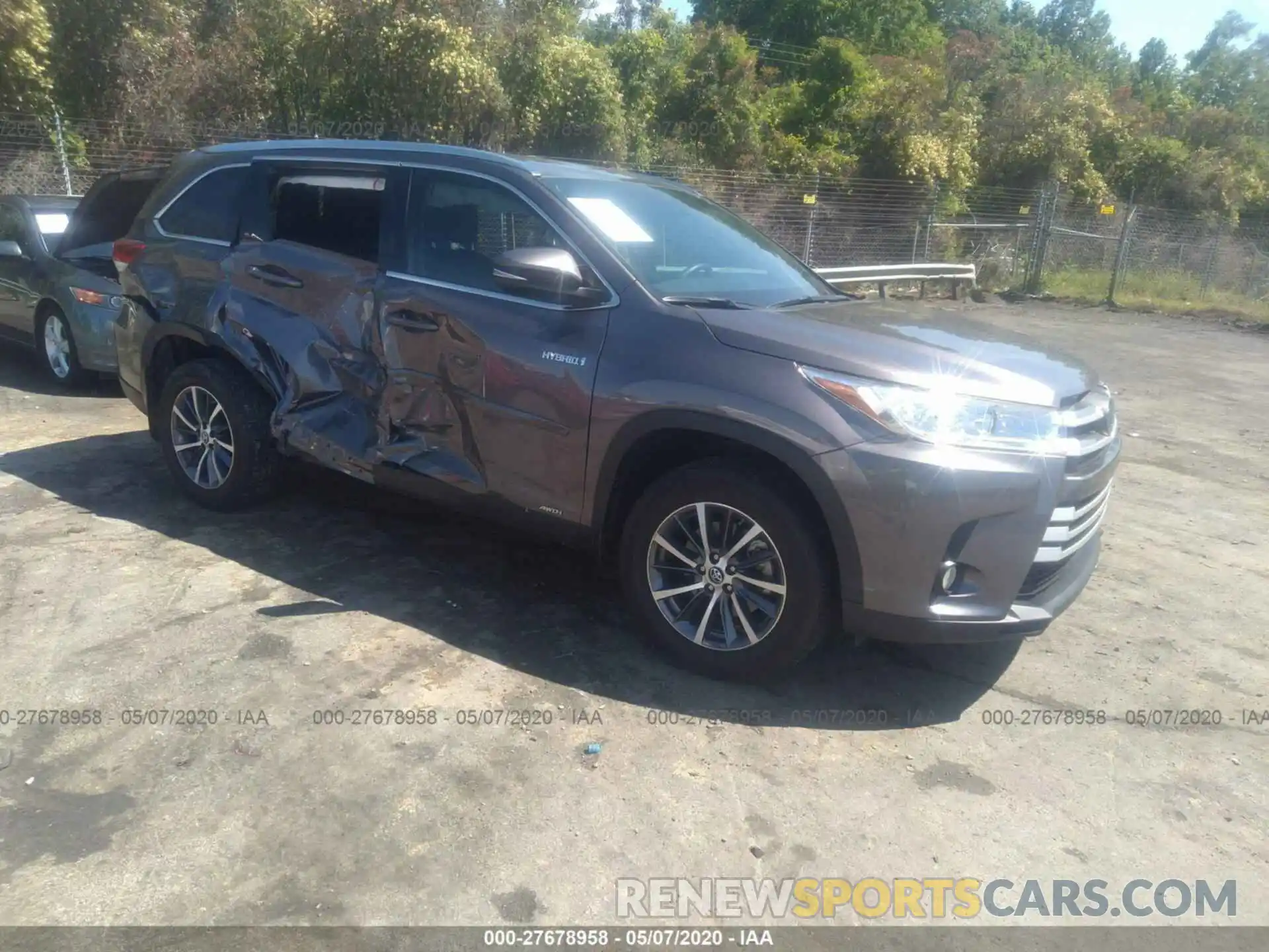 1 Photograph of a damaged car 5TDJGRFH7KS056762 TOYOTA HIGHLANDER 2019