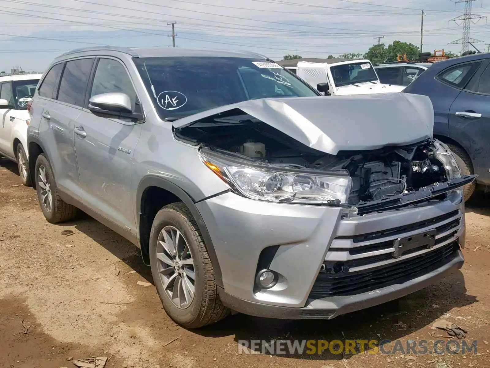 1 Photograph of a damaged car 5TDJGRFH7KS061430 TOYOTA HIGHLANDER 2019