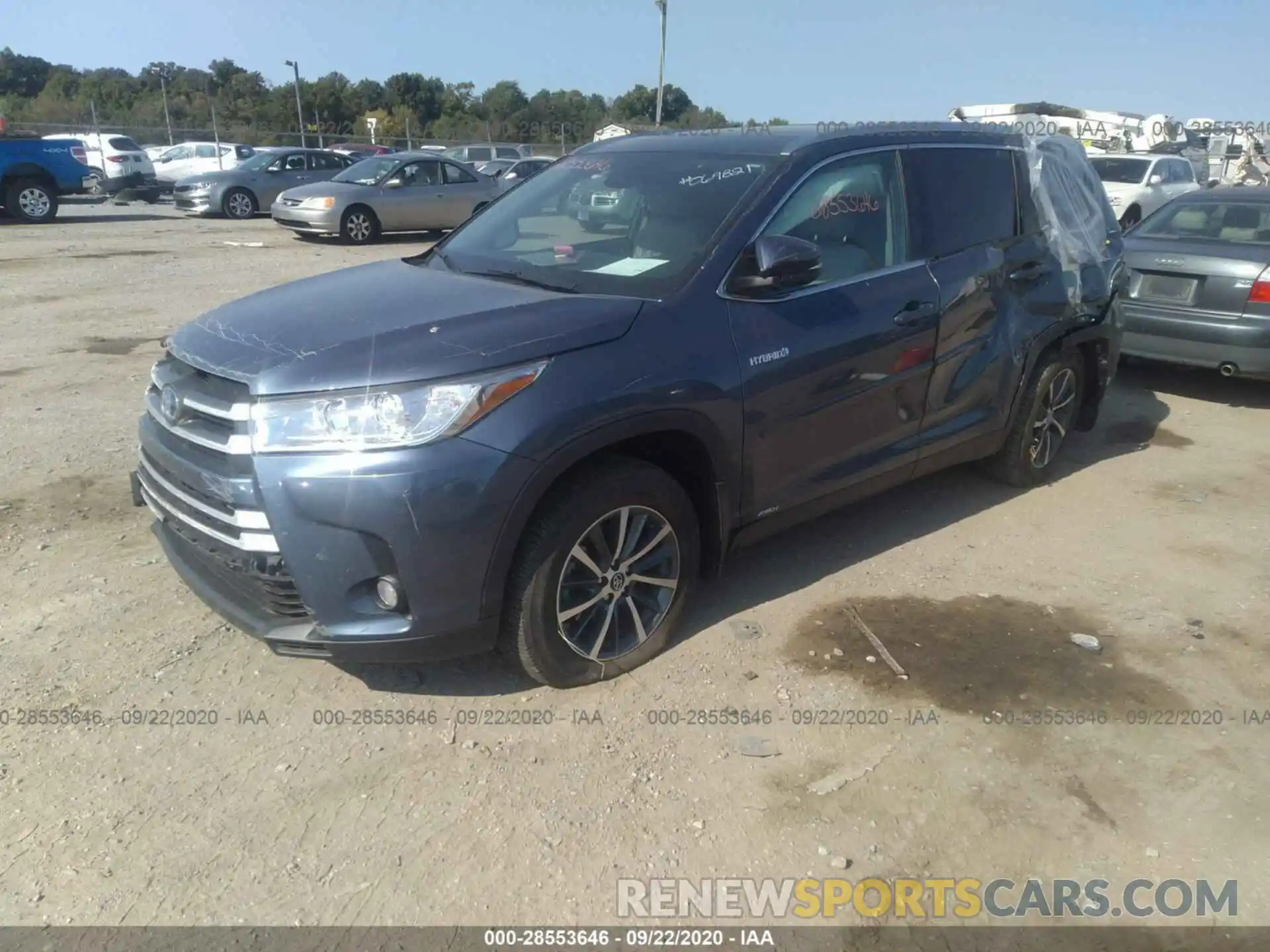 2 Photograph of a damaged car 5TDJGRFH7KS069821 TOYOTA HIGHLANDER 2019