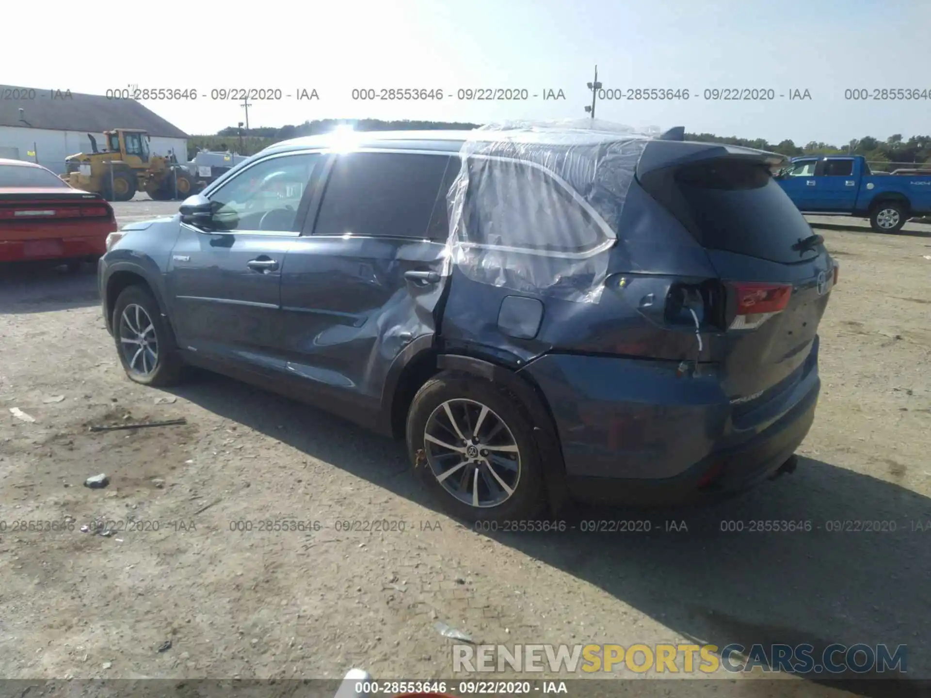 3 Photograph of a damaged car 5TDJGRFH7KS069821 TOYOTA HIGHLANDER 2019