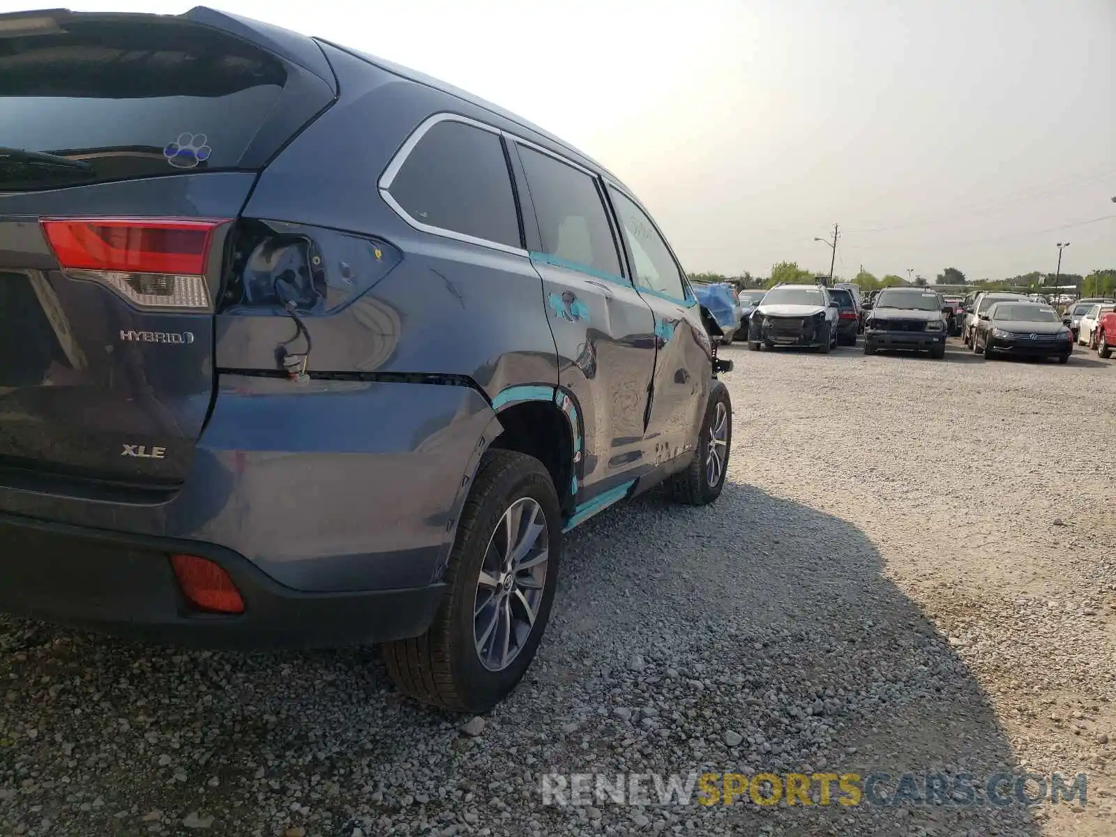 10 Photograph of a damaged car 5TDJGRFH7KS071617 TOYOTA HIGHLANDER 2019