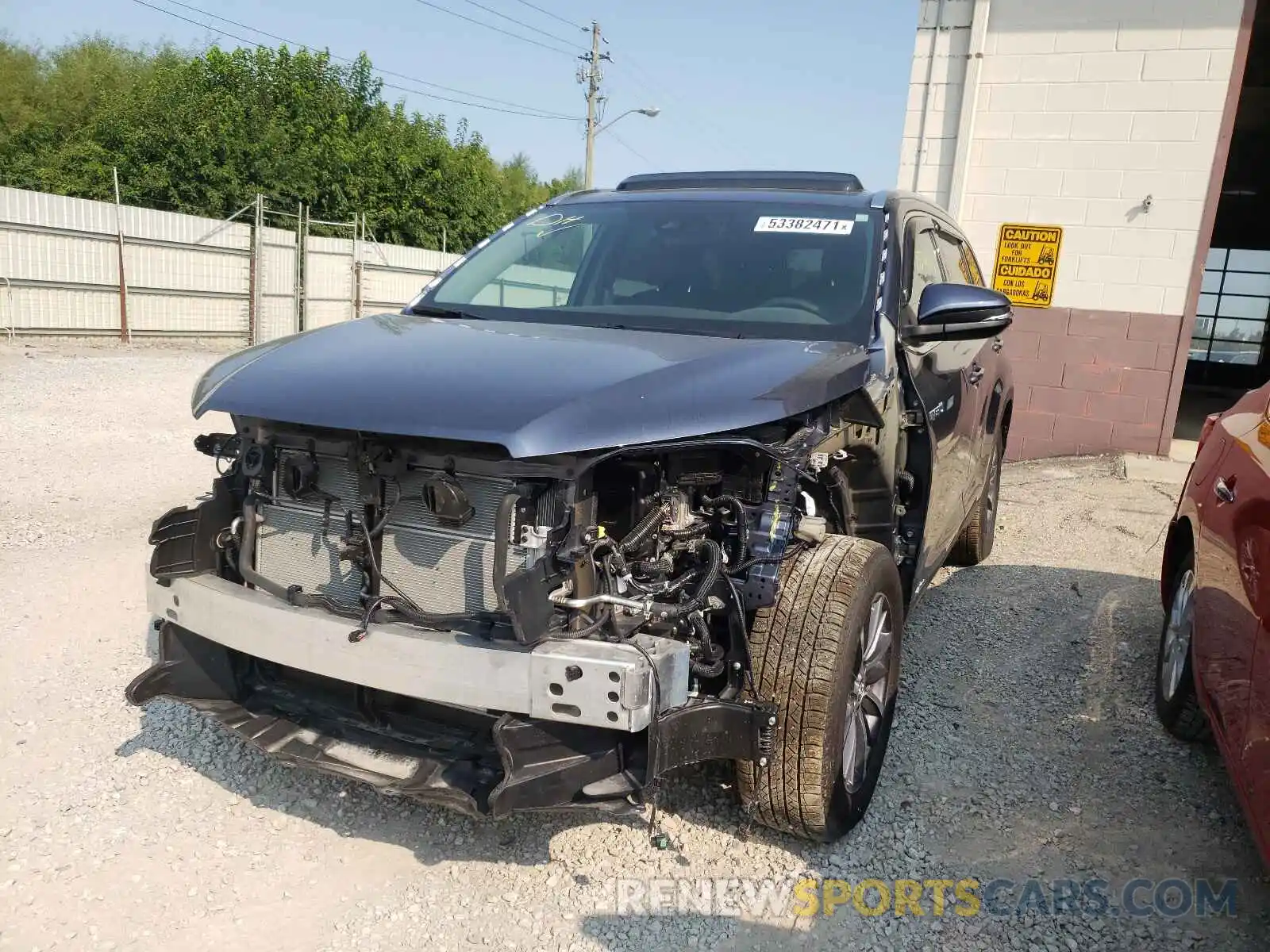 2 Photograph of a damaged car 5TDJGRFH7KS071617 TOYOTA HIGHLANDER 2019