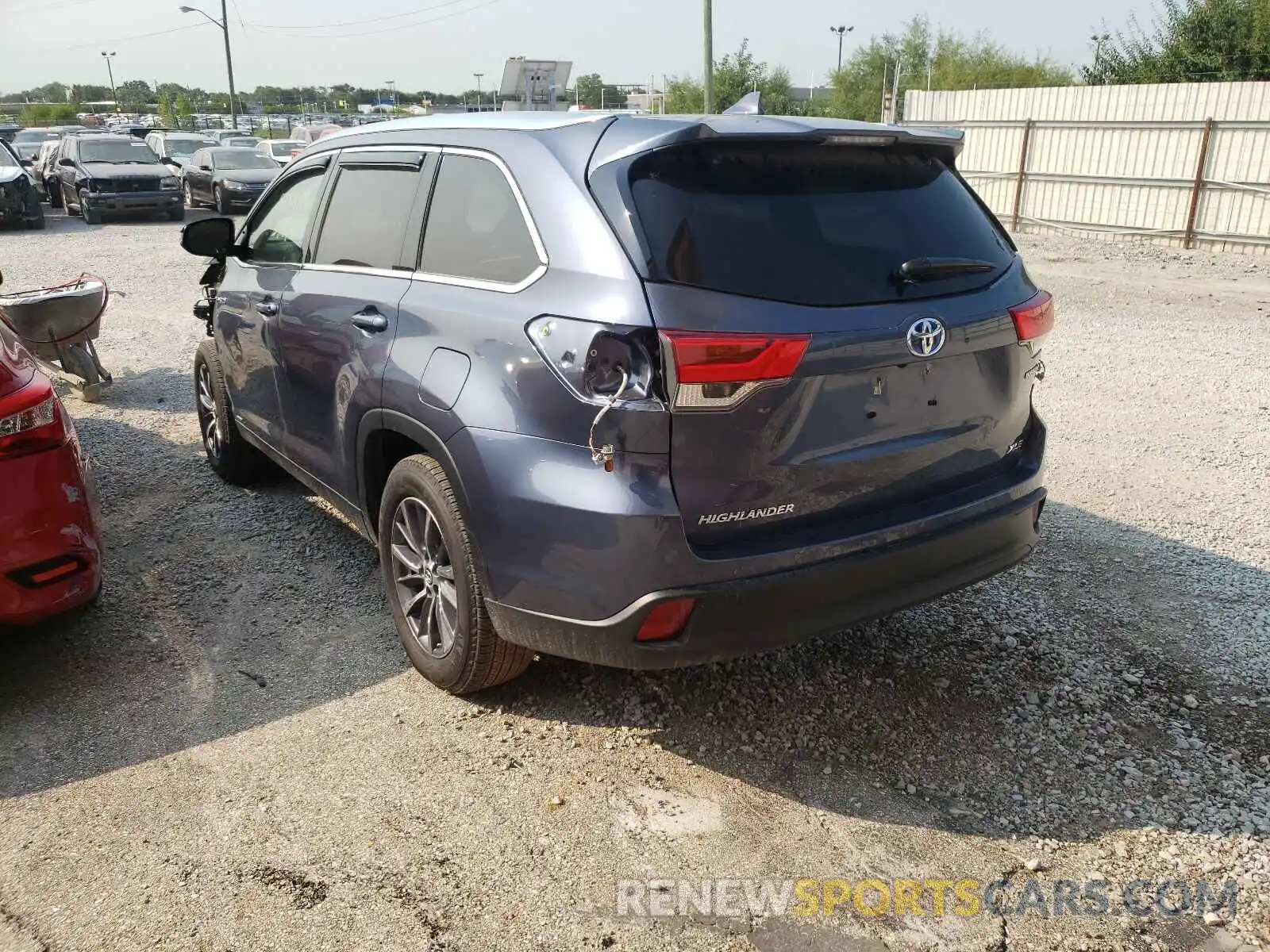 3 Photograph of a damaged car 5TDJGRFH7KS071617 TOYOTA HIGHLANDER 2019