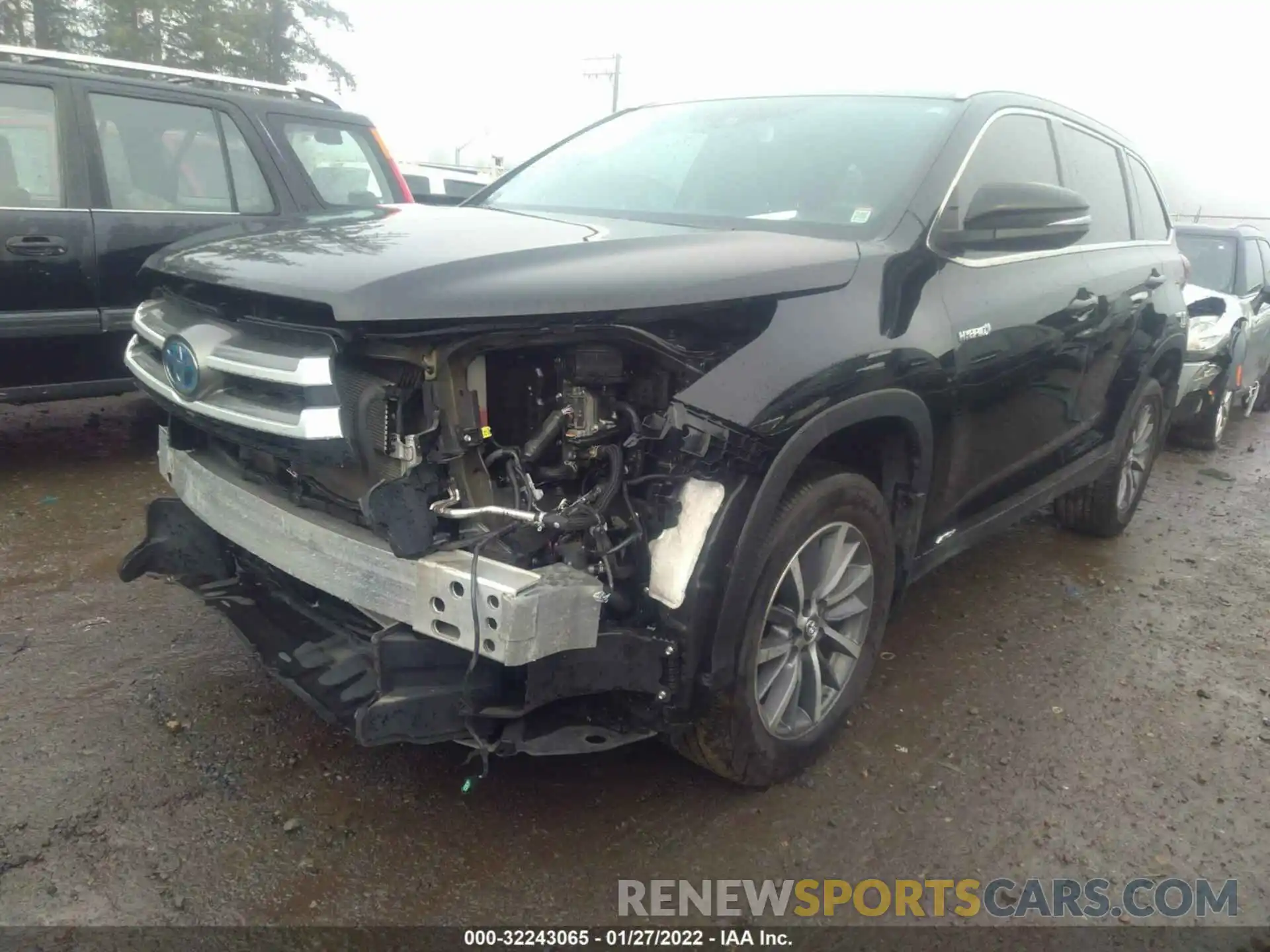 2 Photograph of a damaged car 5TDJGRFH8KS061517 TOYOTA HIGHLANDER 2019