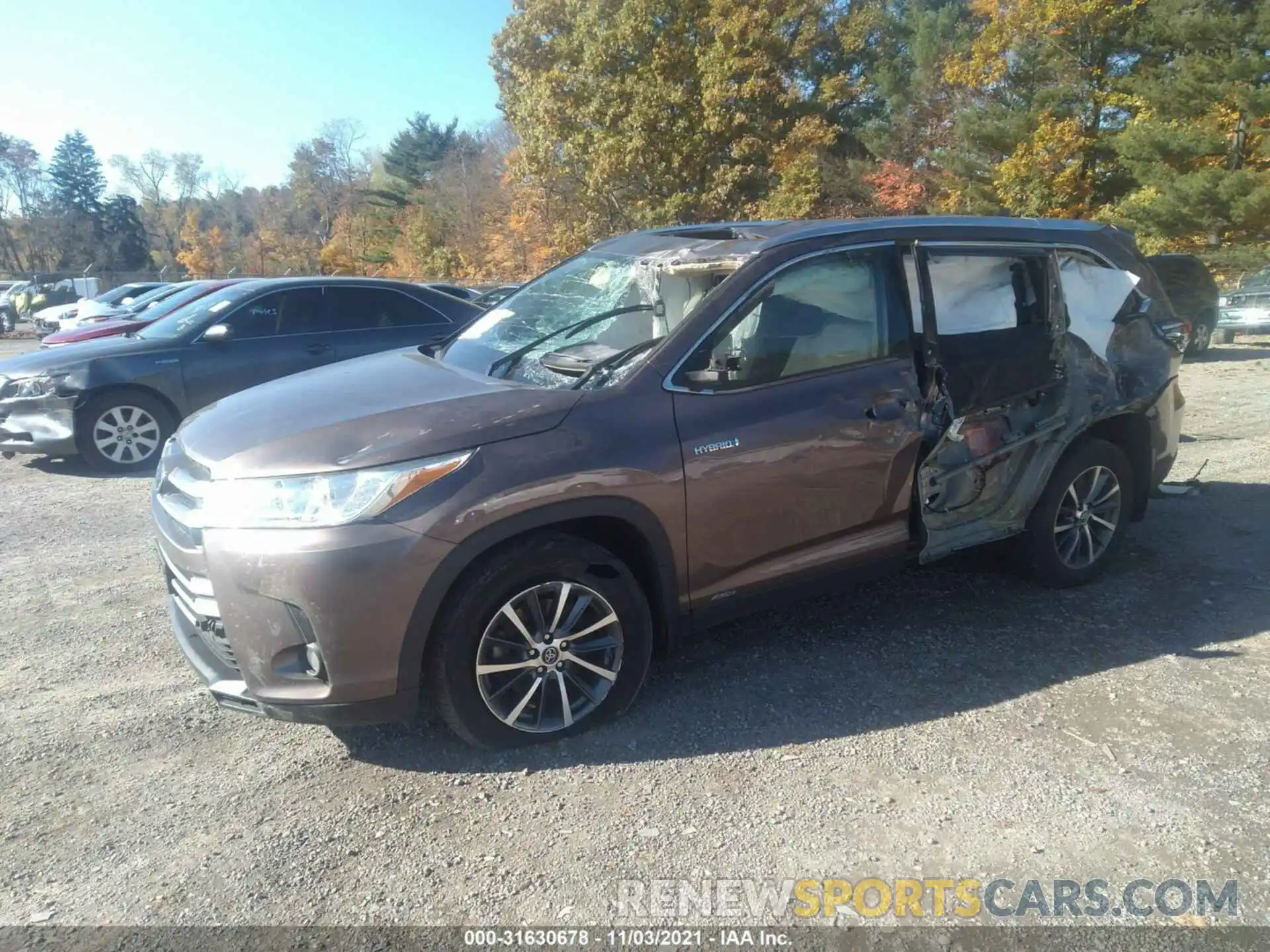 2 Photograph of a damaged car 5TDJGRFH8KS062697 TOYOTA HIGHLANDER 2019