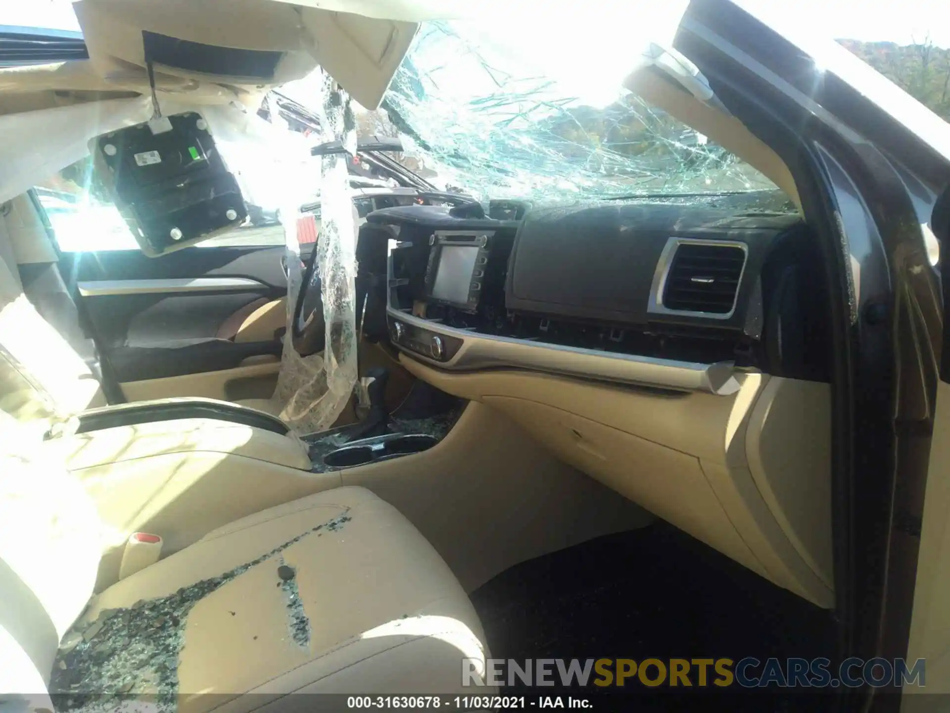 5 Photograph of a damaged car 5TDJGRFH8KS062697 TOYOTA HIGHLANDER 2019