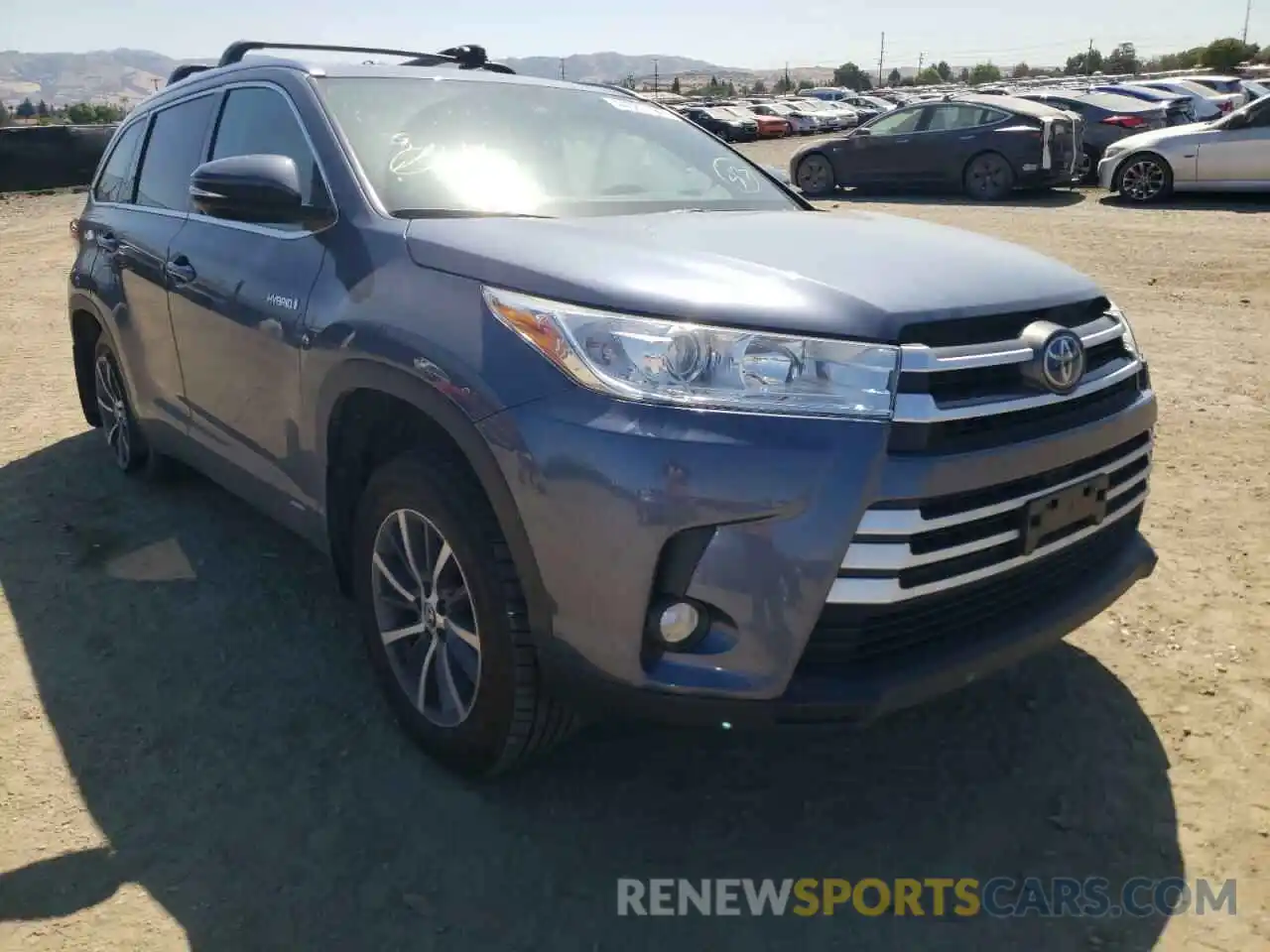 1 Photograph of a damaged car 5TDJGRFH8KS066992 TOYOTA HIGHLANDER 2019