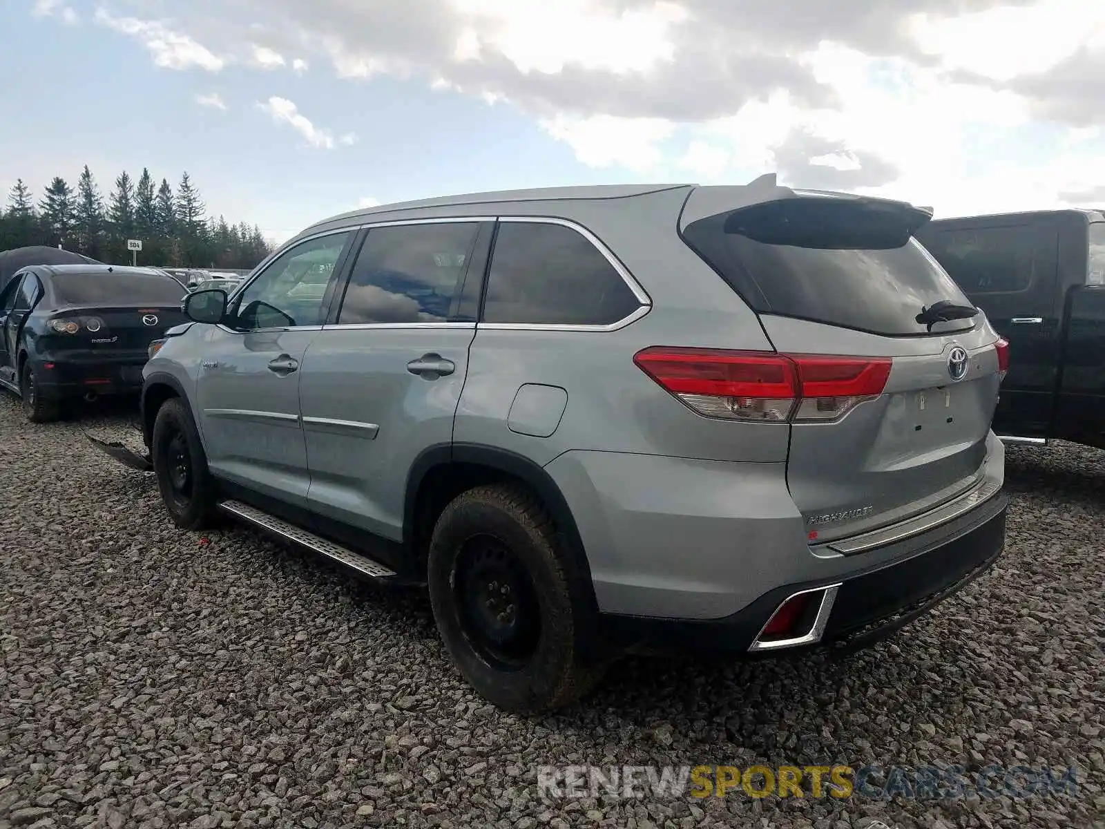 3 Photograph of a damaged car 5TDJGRFH8KS070525 TOYOTA HIGHLANDER 2019