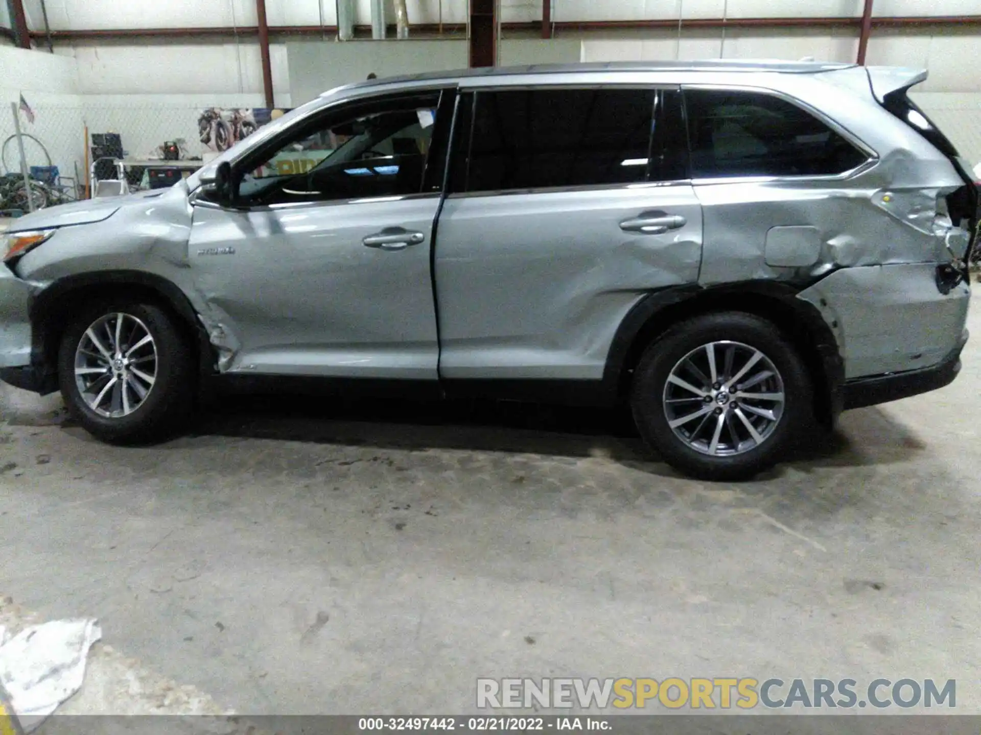 6 Photograph of a damaged car 5TDJGRFH9KS061185 TOYOTA HIGHLANDER 2019