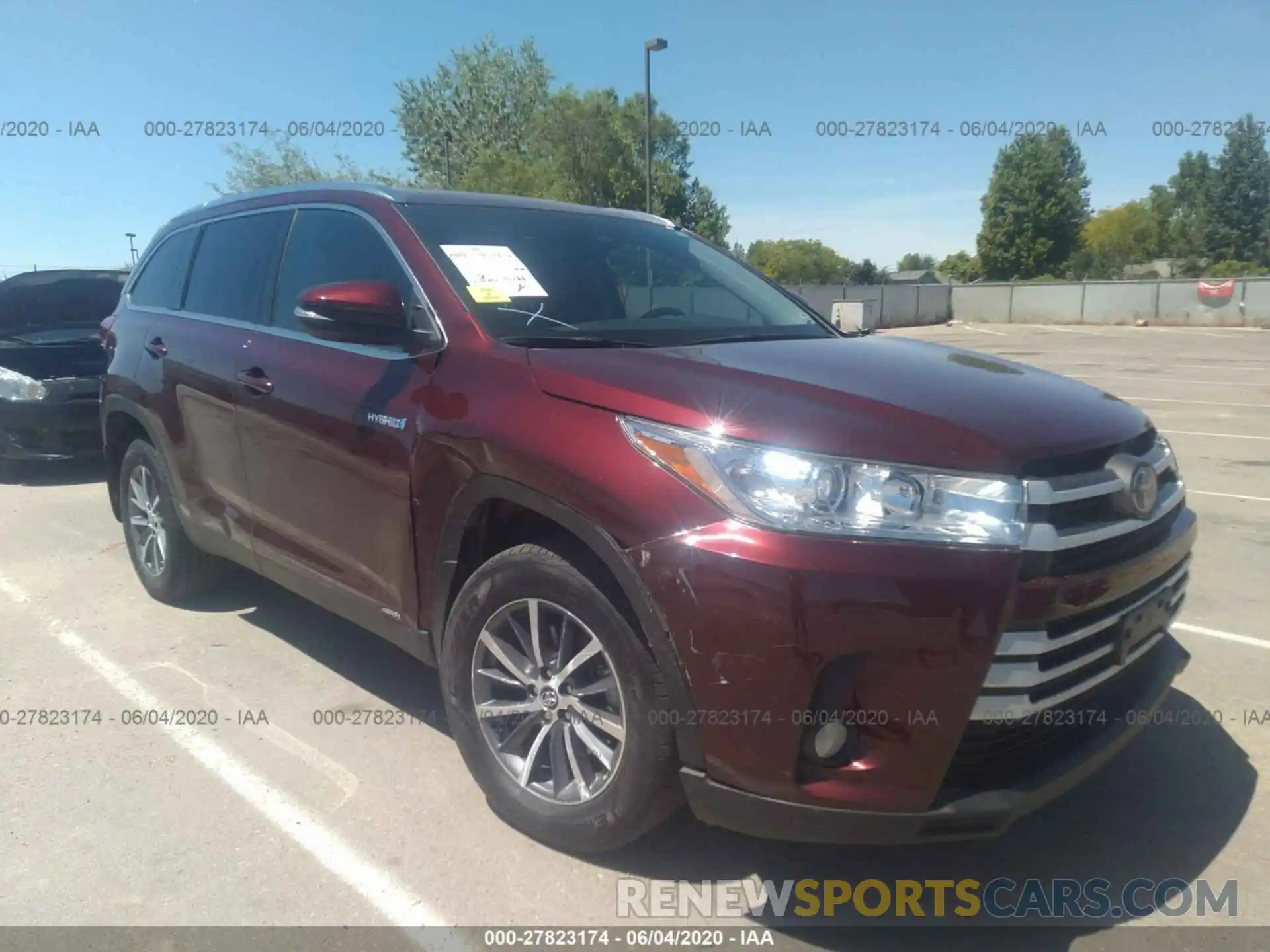 1 Photograph of a damaged car 5TDJGRFH9KS062630 TOYOTA HIGHLANDER 2019