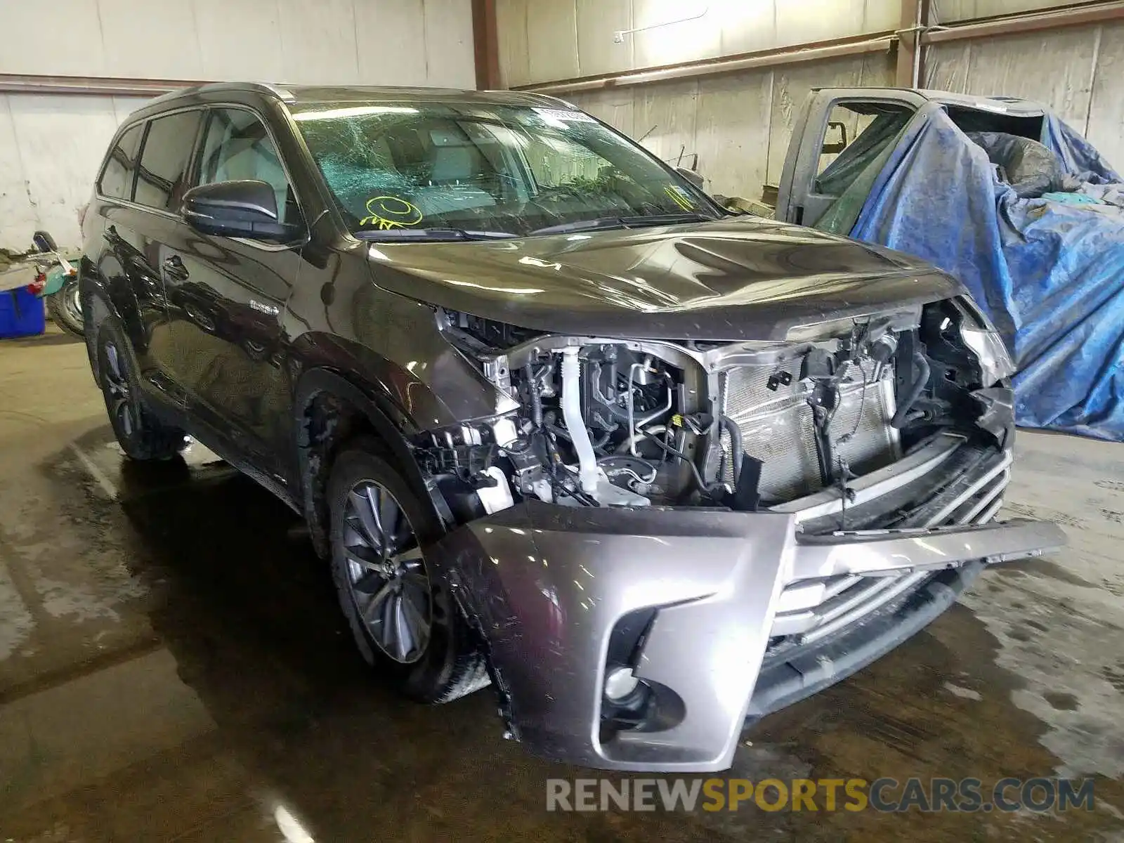 1 Photograph of a damaged car 5TDJGRFH9KS062952 TOYOTA HIGHLANDER 2019