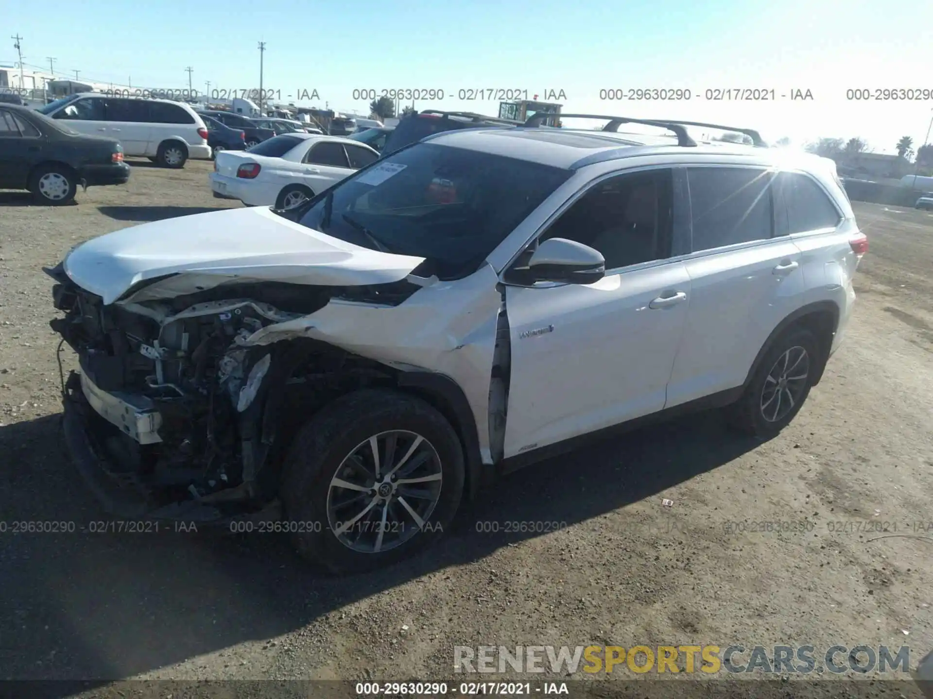 2 Photograph of a damaged car 5TDJGRFH9KS064748 TOYOTA HIGHLANDER 2019