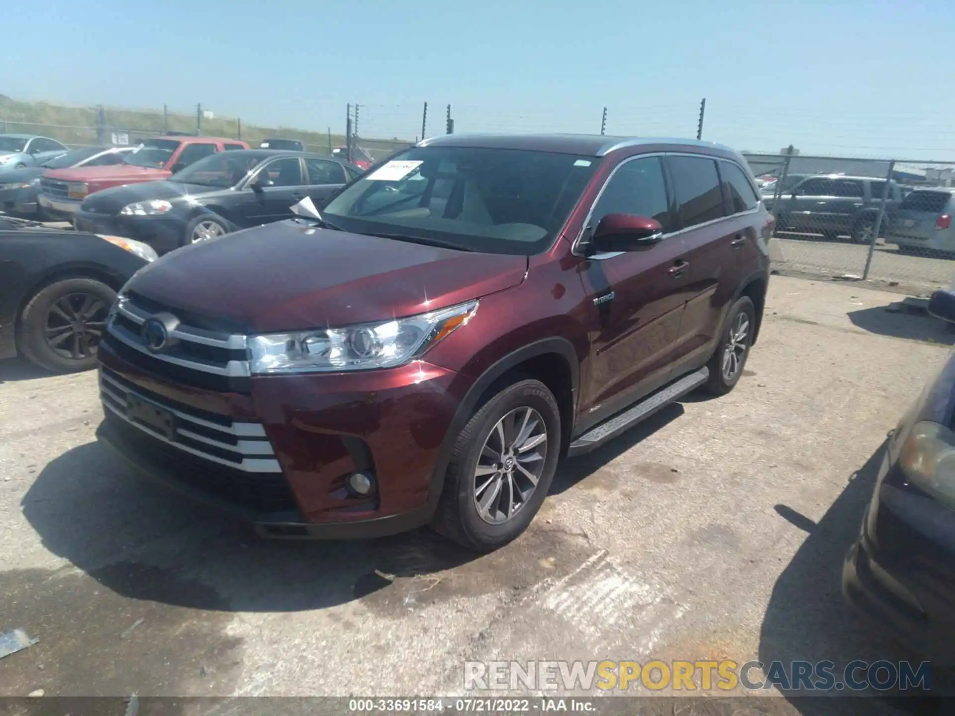 2 Photograph of a damaged car 5TDJGRFH9KS068315 TOYOTA HIGHLANDER 2019