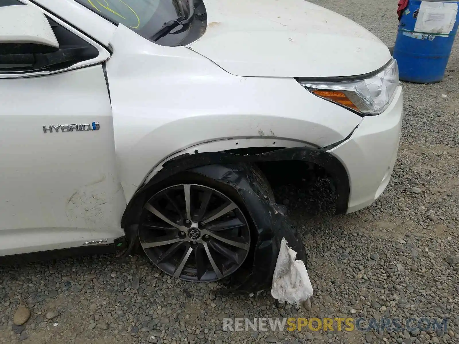 9 Photograph of a damaged car 5TDJGRFH9KS072123 TOYOTA HIGHLANDER 2019