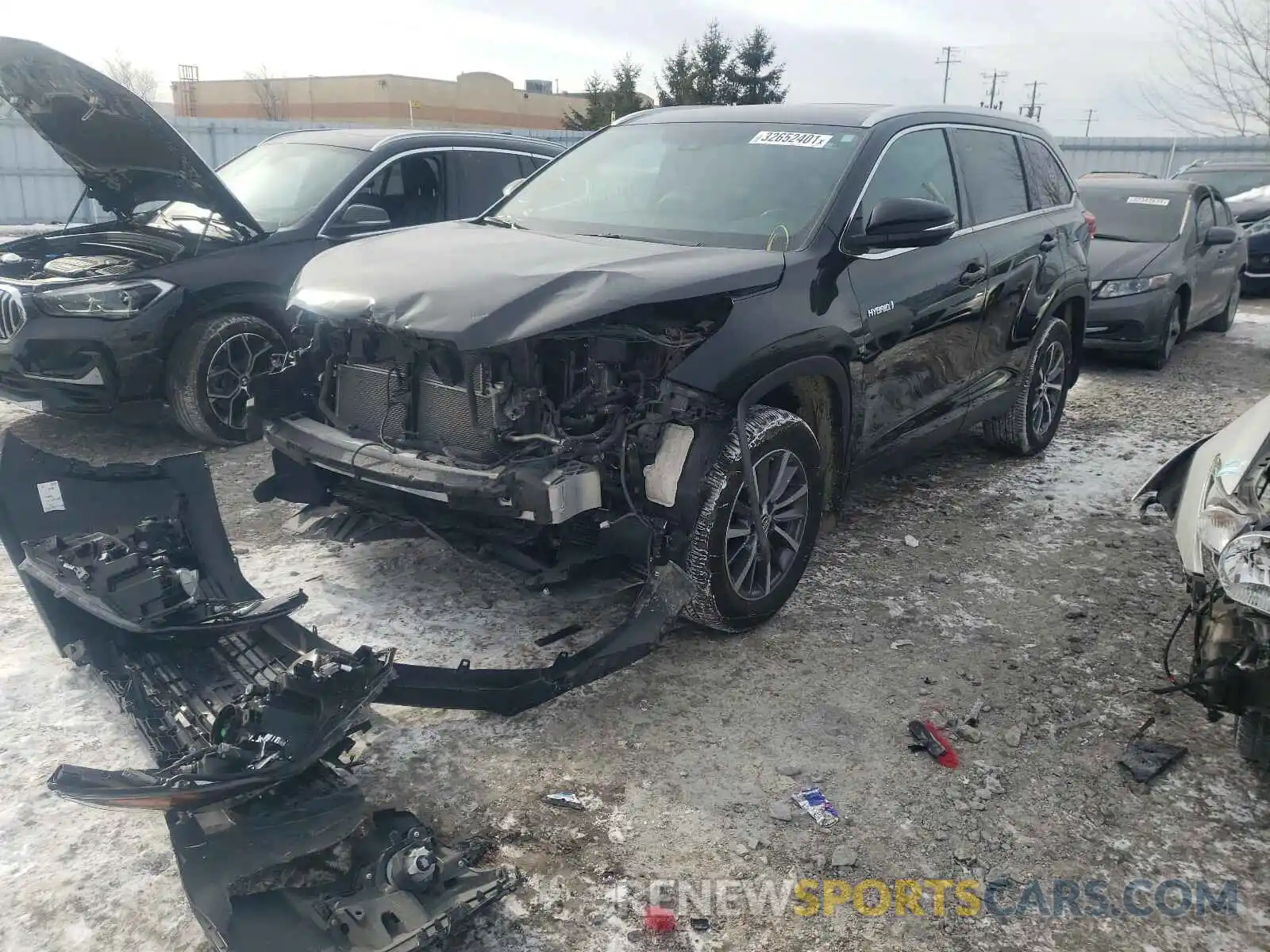2 Photograph of a damaged car 5TDJGRFH9KS073286 TOYOTA HIGHLANDER 2019