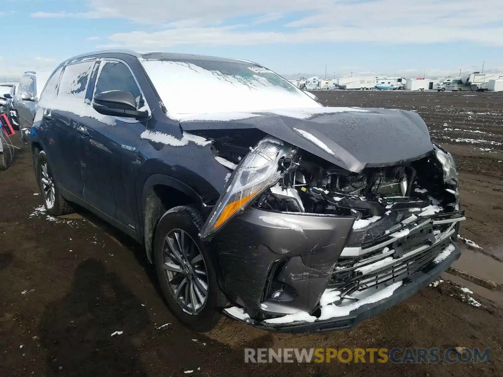 1 Photograph of a damaged car 5TDJGRFH9KS075068 TOYOTA HIGHLANDER 2019