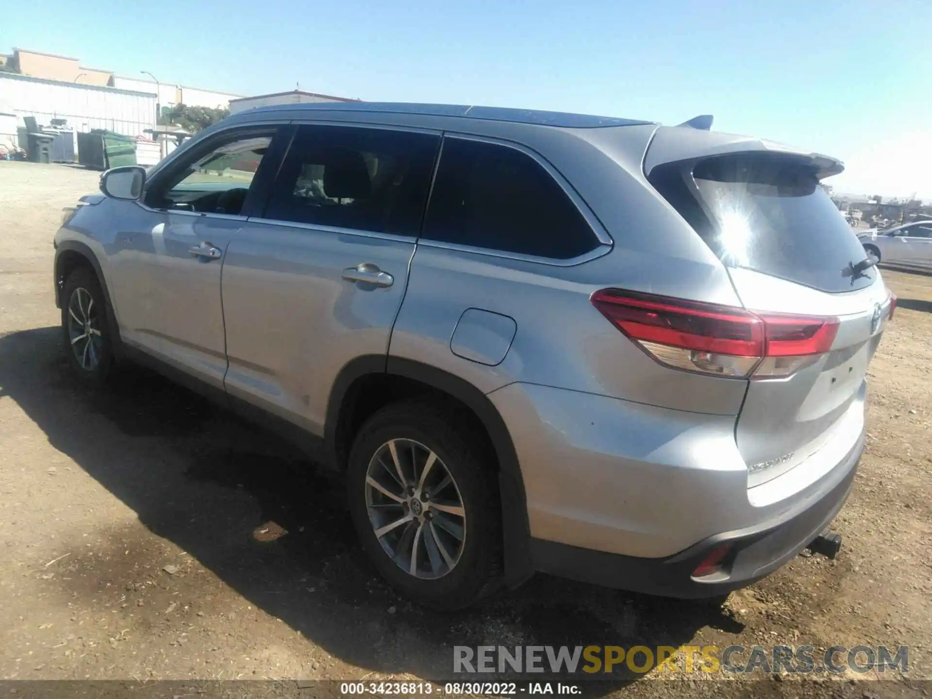 3 Photograph of a damaged car 5TDJGRFHXKS064550 TOYOTA HIGHLANDER 2019