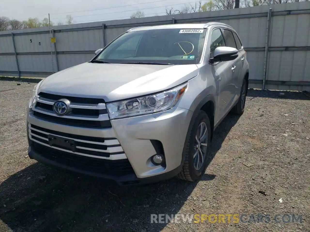 2 Photograph of a damaged car 5TDJGRFHXKS074754 TOYOTA HIGHLANDER 2019