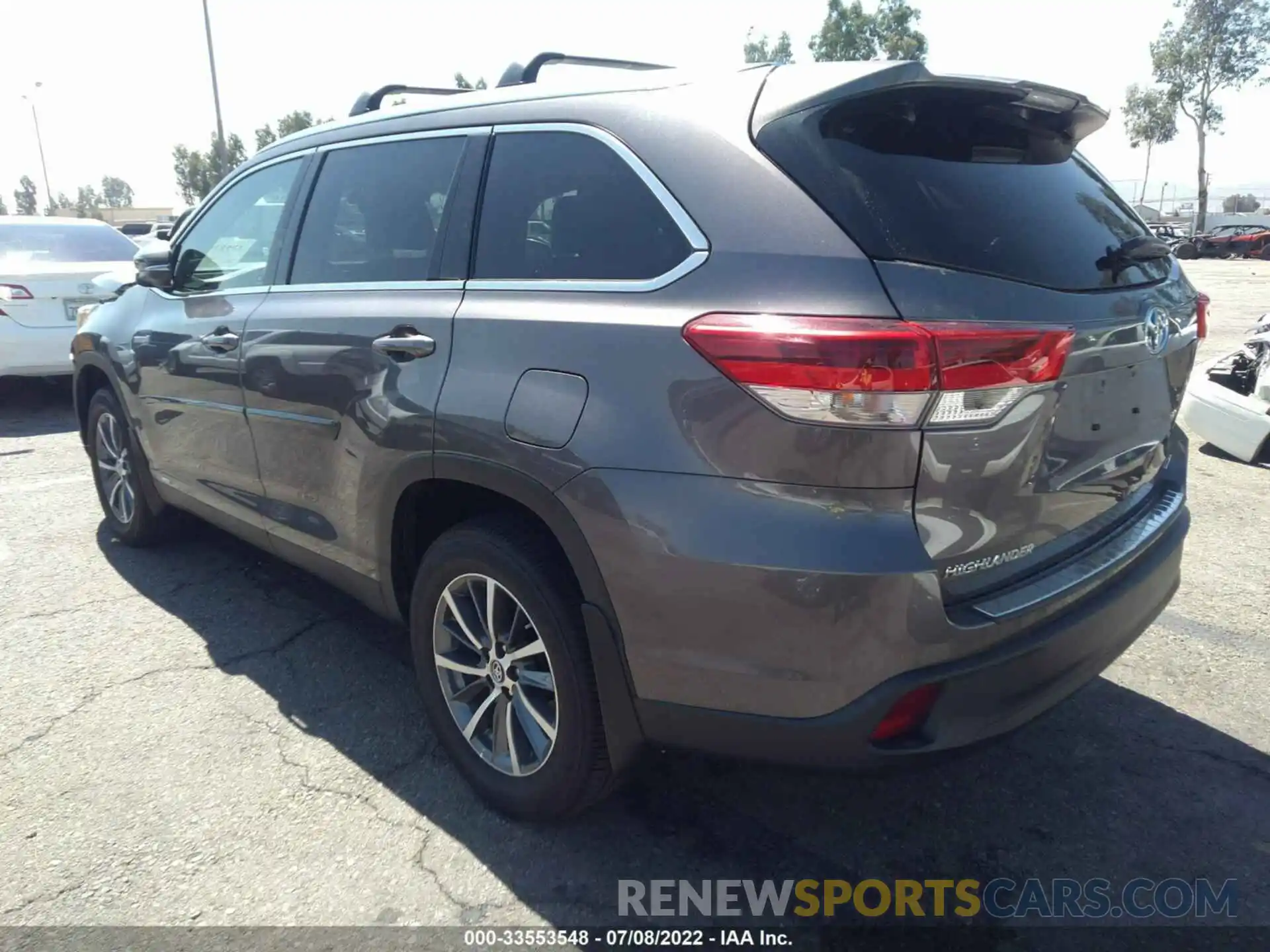 3 Фотография поврежденного автомобиля 5TDJGRFHXKS075550 TOYOTA HIGHLANDER 2019