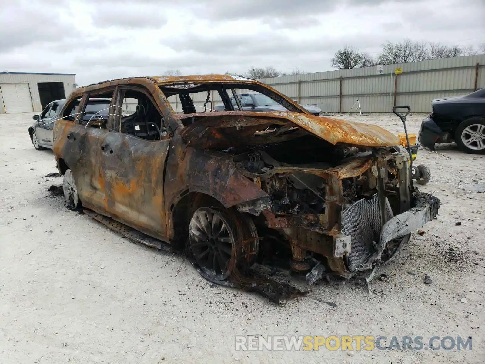1 Photograph of a damaged car 5TDJGRFHXKS076374 TOYOTA HIGHLANDER 2019