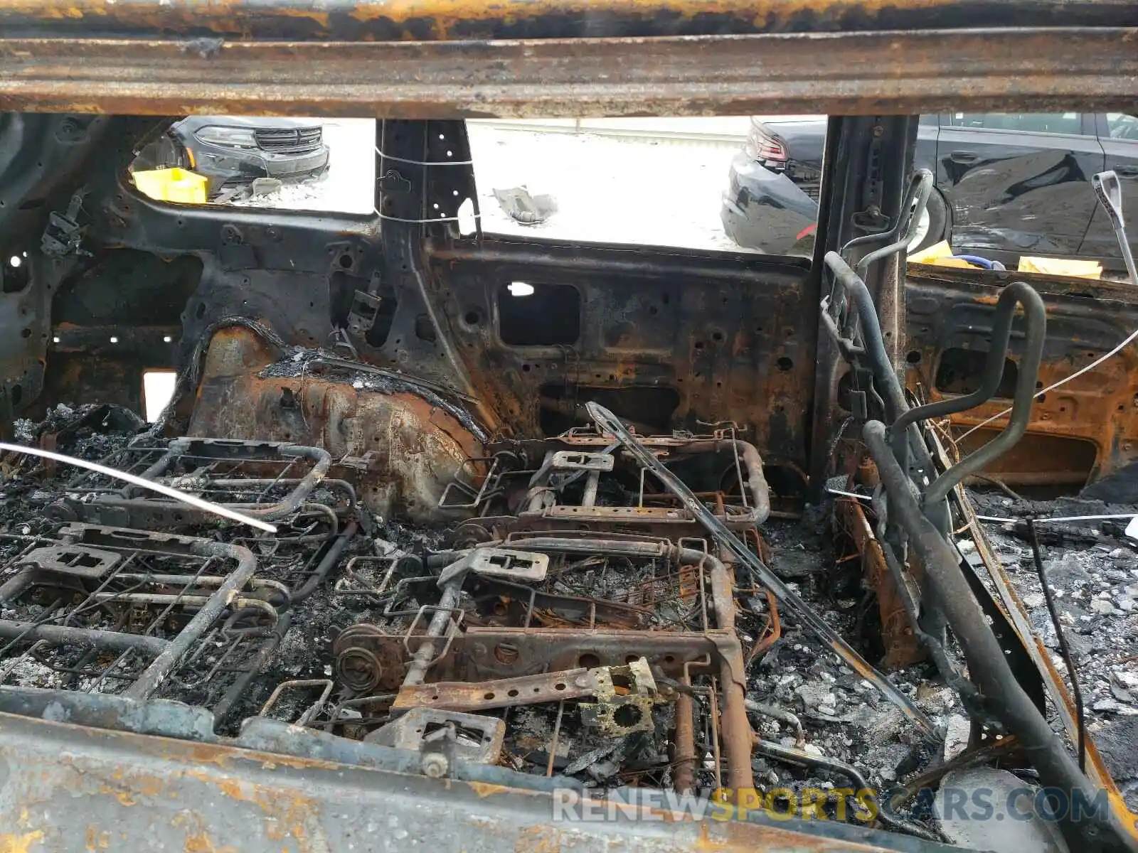 6 Photograph of a damaged car 5TDJGRFHXKS076374 TOYOTA HIGHLANDER 2019