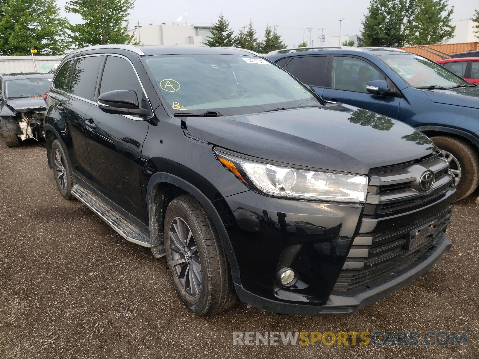 1 Фотография поврежденного автомобиля 5TDJZRFH0KS565408 TOYOTA HIGHLANDER 2019