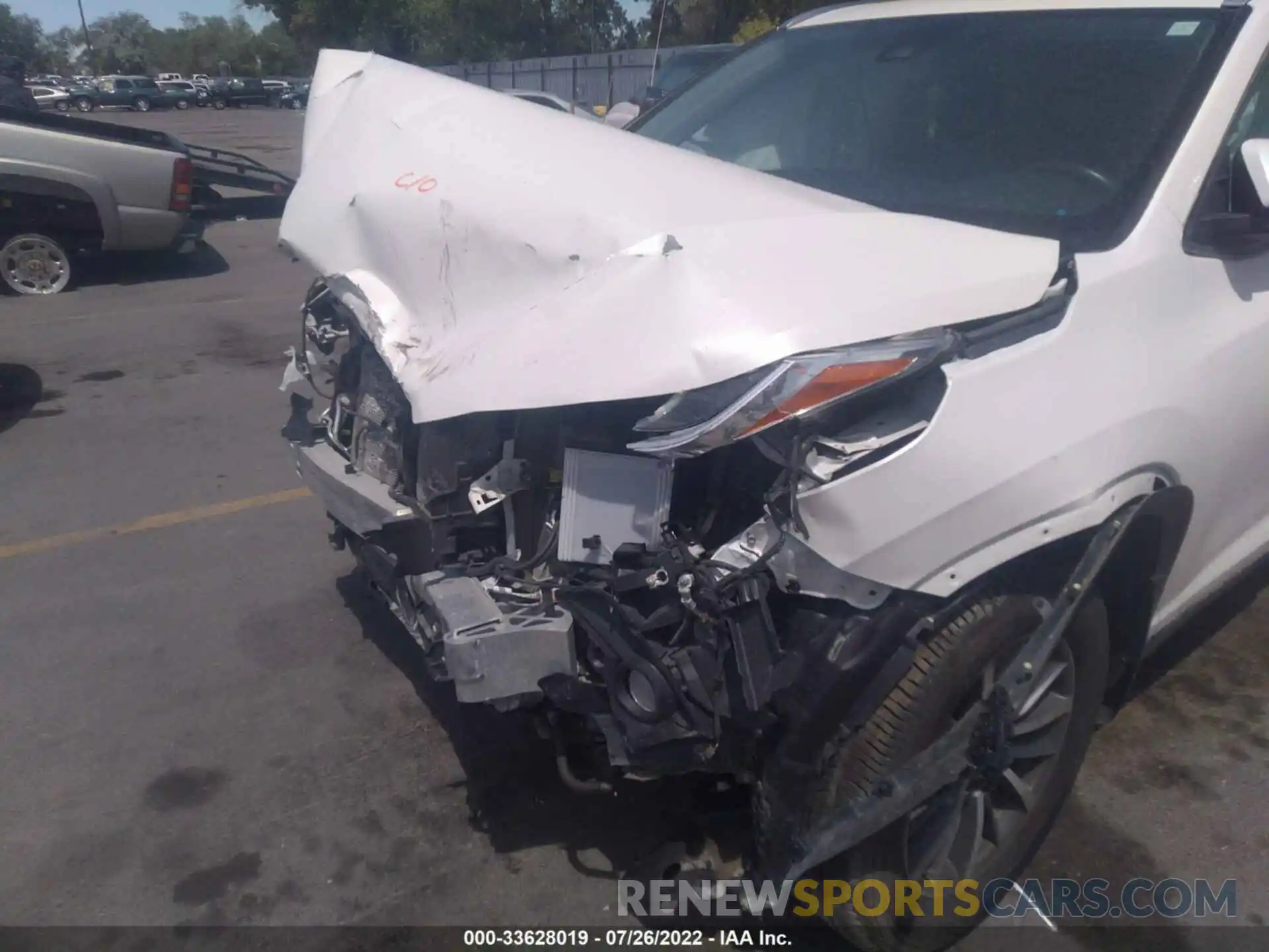 6 Photograph of a damaged car 5TDJZRFH0KS568342 TOYOTA HIGHLANDER 2019