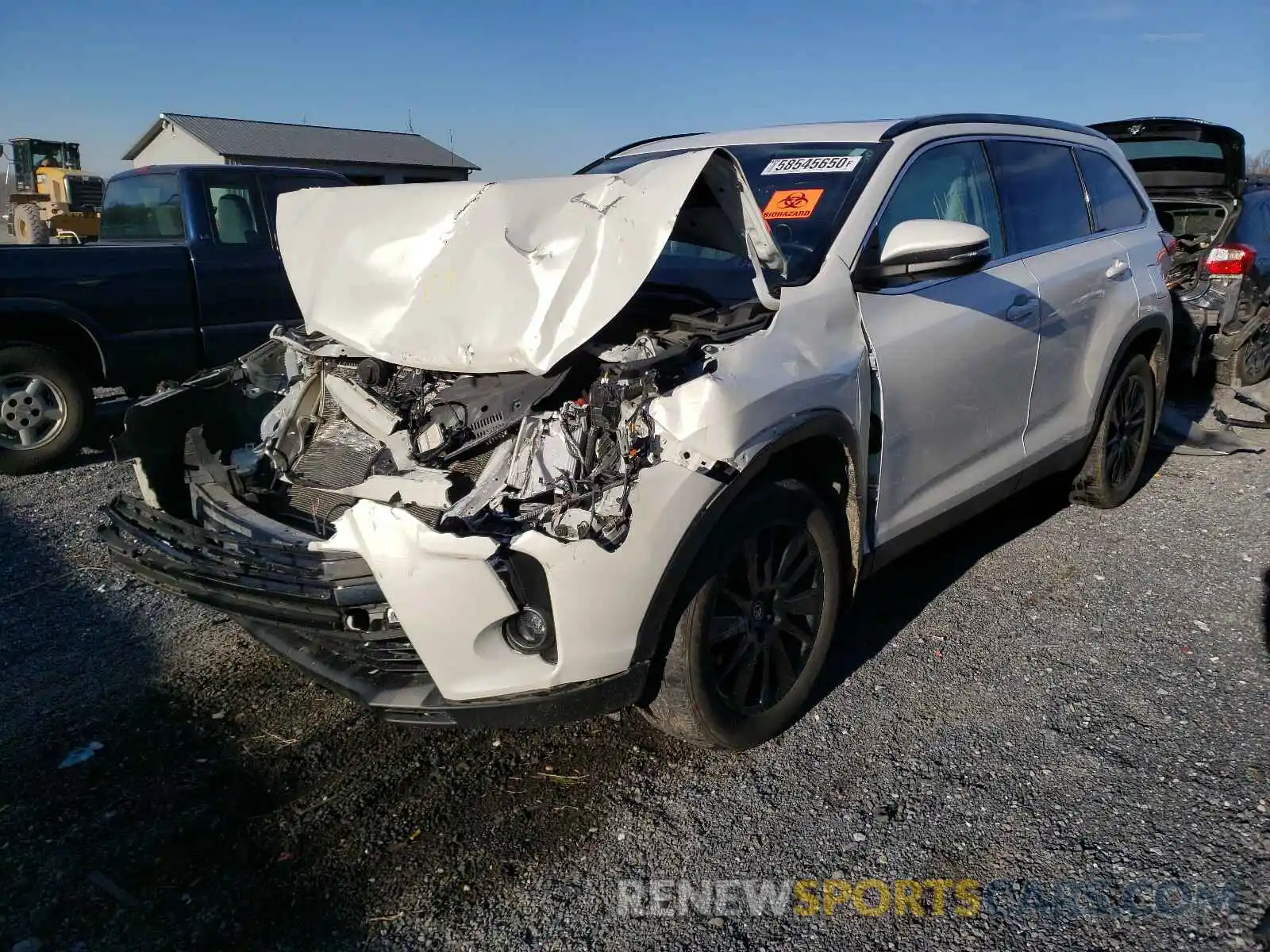 2 Photograph of a damaged car 5TDJZRFH0KS570690 TOYOTA HIGHLANDER 2019