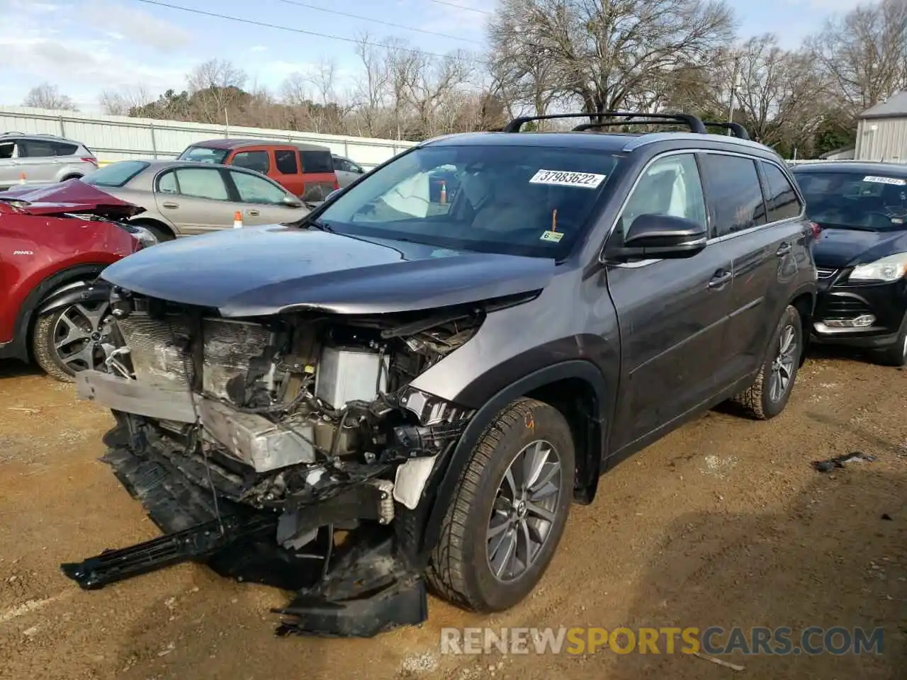 2 Photograph of a damaged car 5TDJZRFH0KS571127 TOYOTA HIGHLANDER 2019