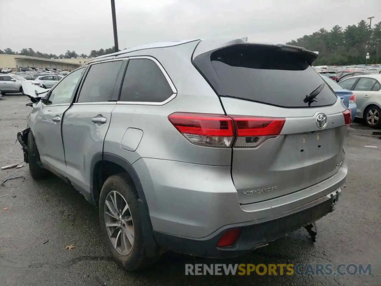 3 Photograph of a damaged car 5TDJZRFH0KS574349 TOYOTA HIGHLANDER 2019