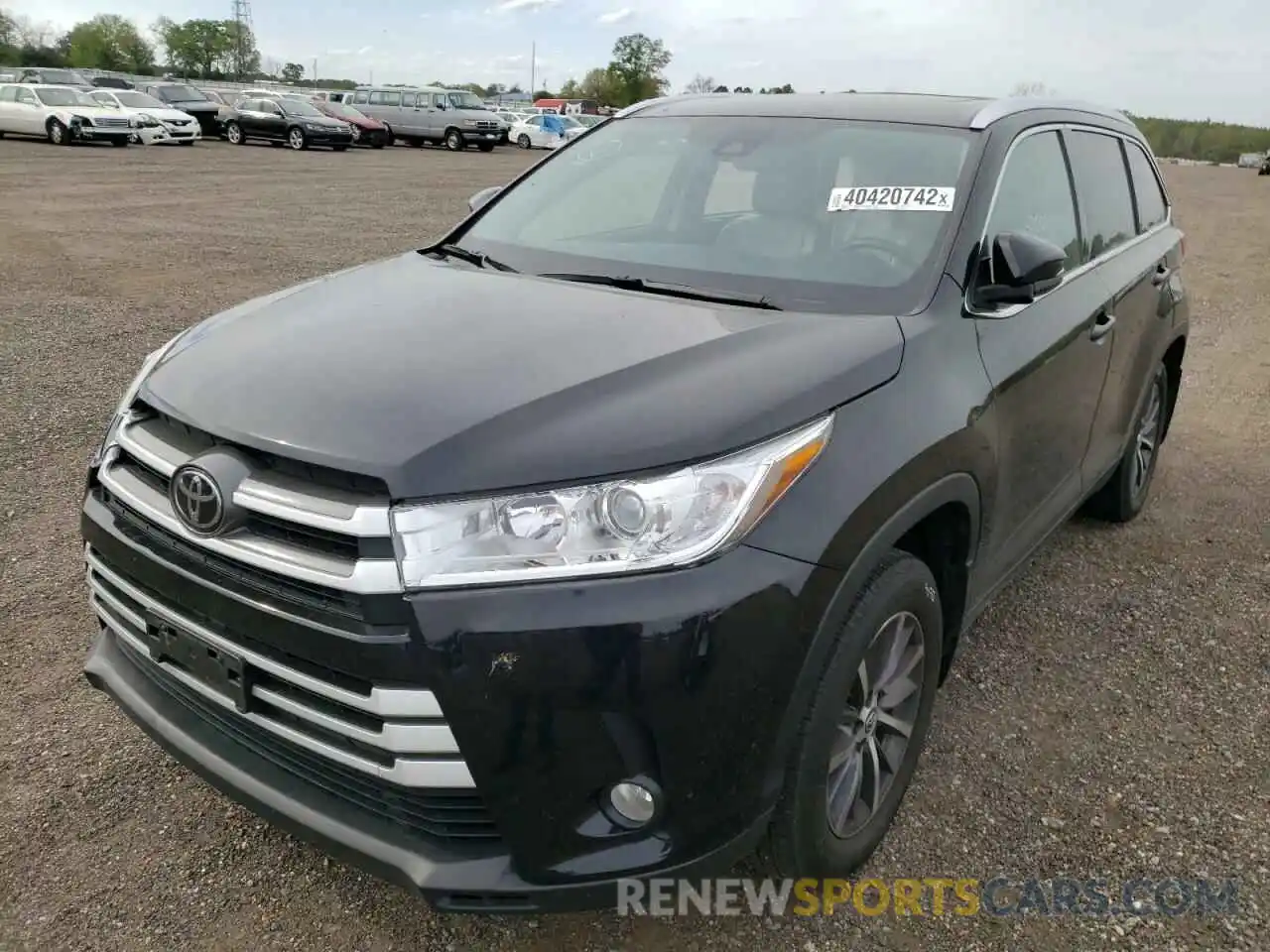 2 Photograph of a damaged car 5TDJZRFH0KS574903 TOYOTA HIGHLANDER 2019