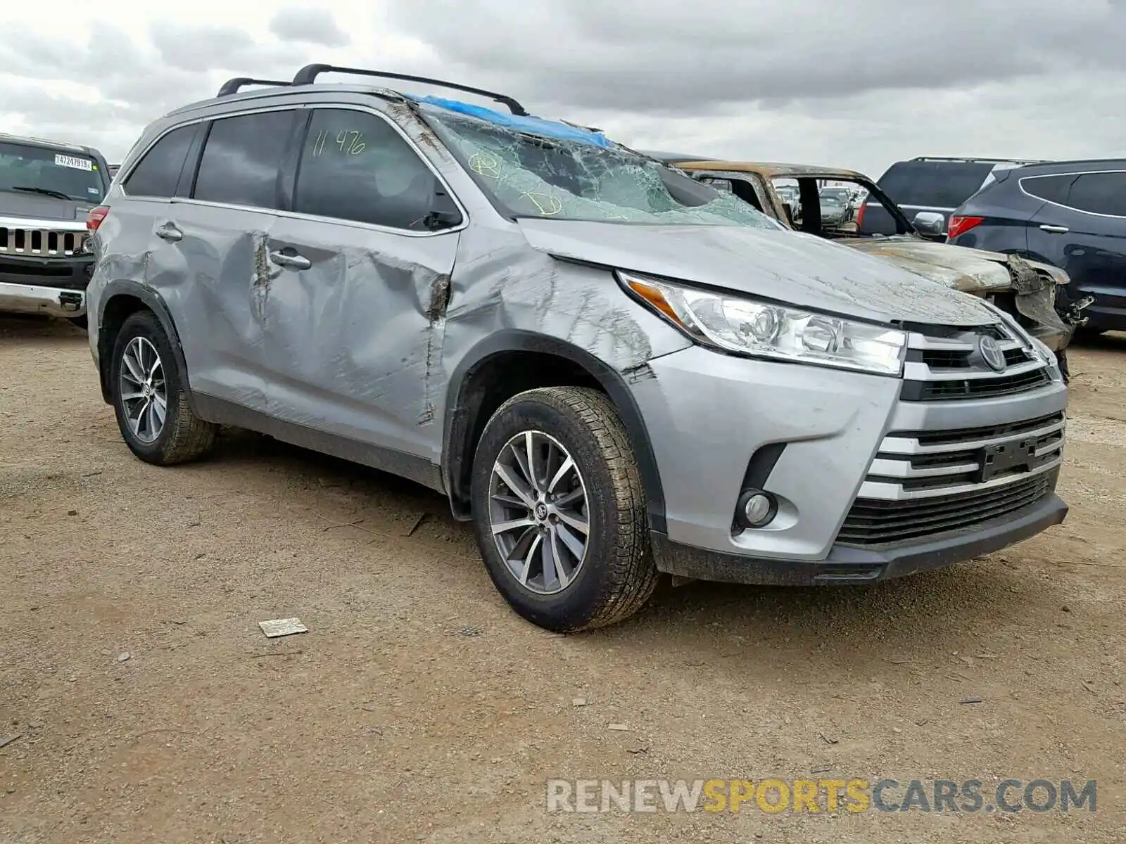 1 Photograph of a damaged car 5TDJZRFH0KS575422 TOYOTA HIGHLANDER 2019