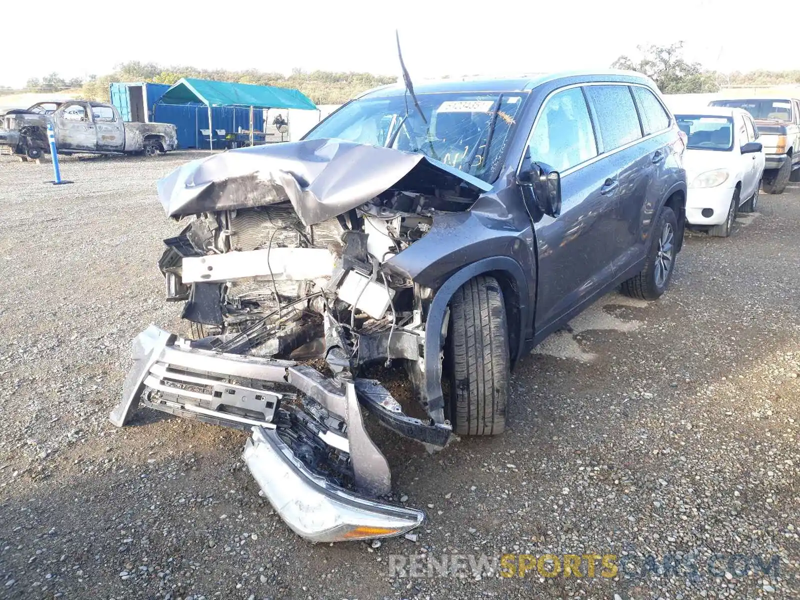 2 Photograph of a damaged car 5TDJZRFH0KS575730 TOYOTA HIGHLANDER 2019